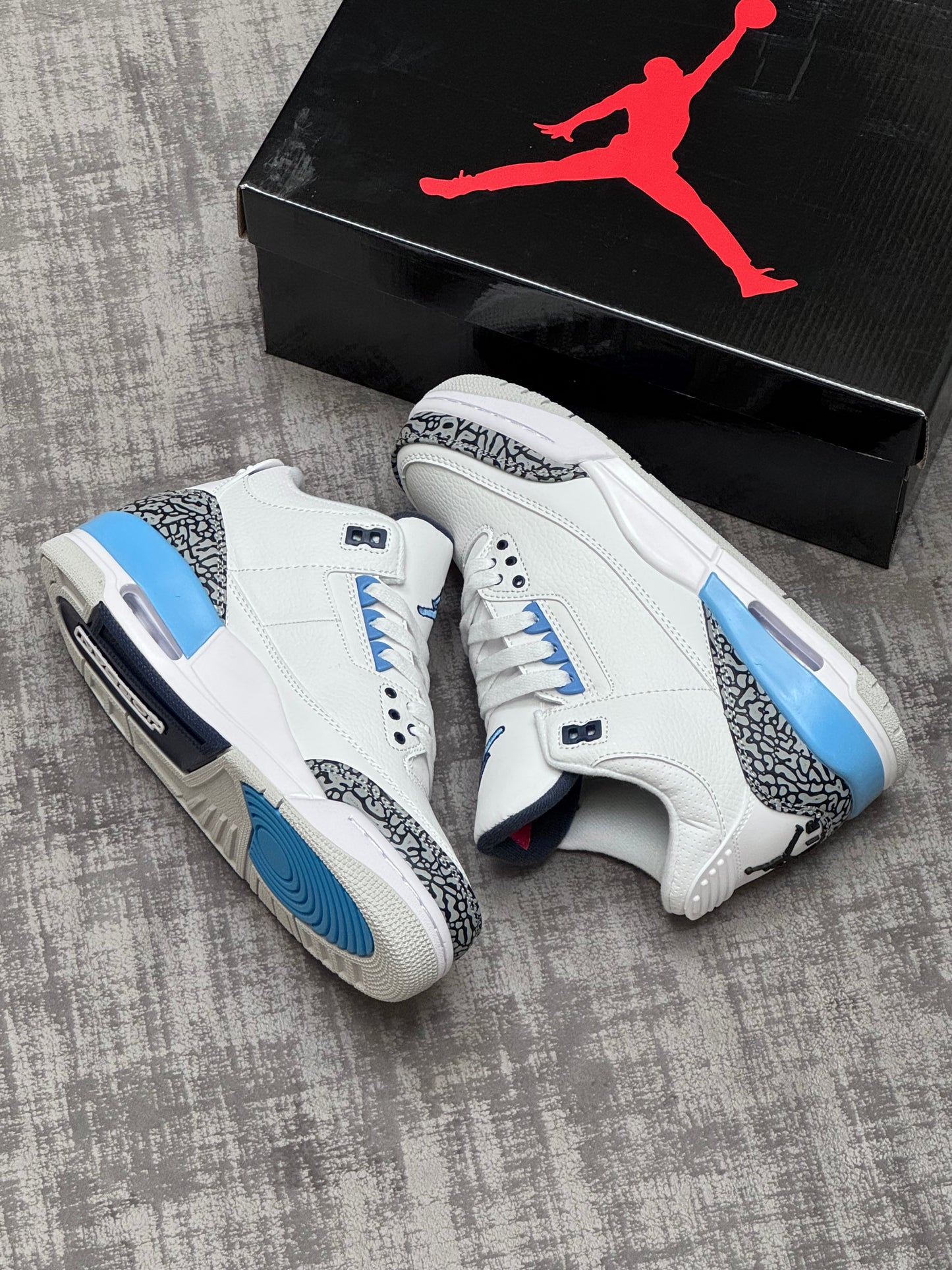 Jordan Retro 3 UNC