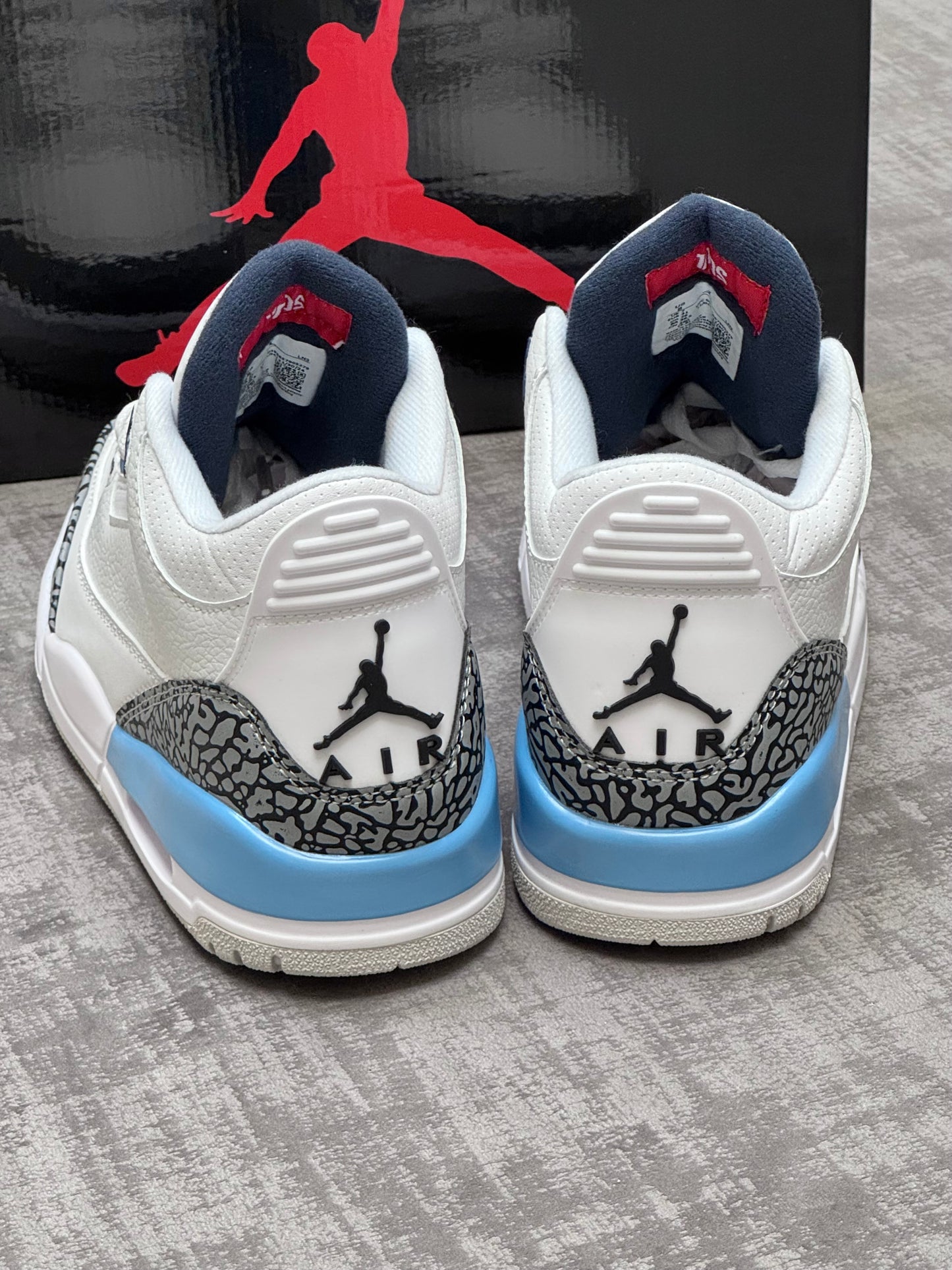 Jordan Retro 3 UNC