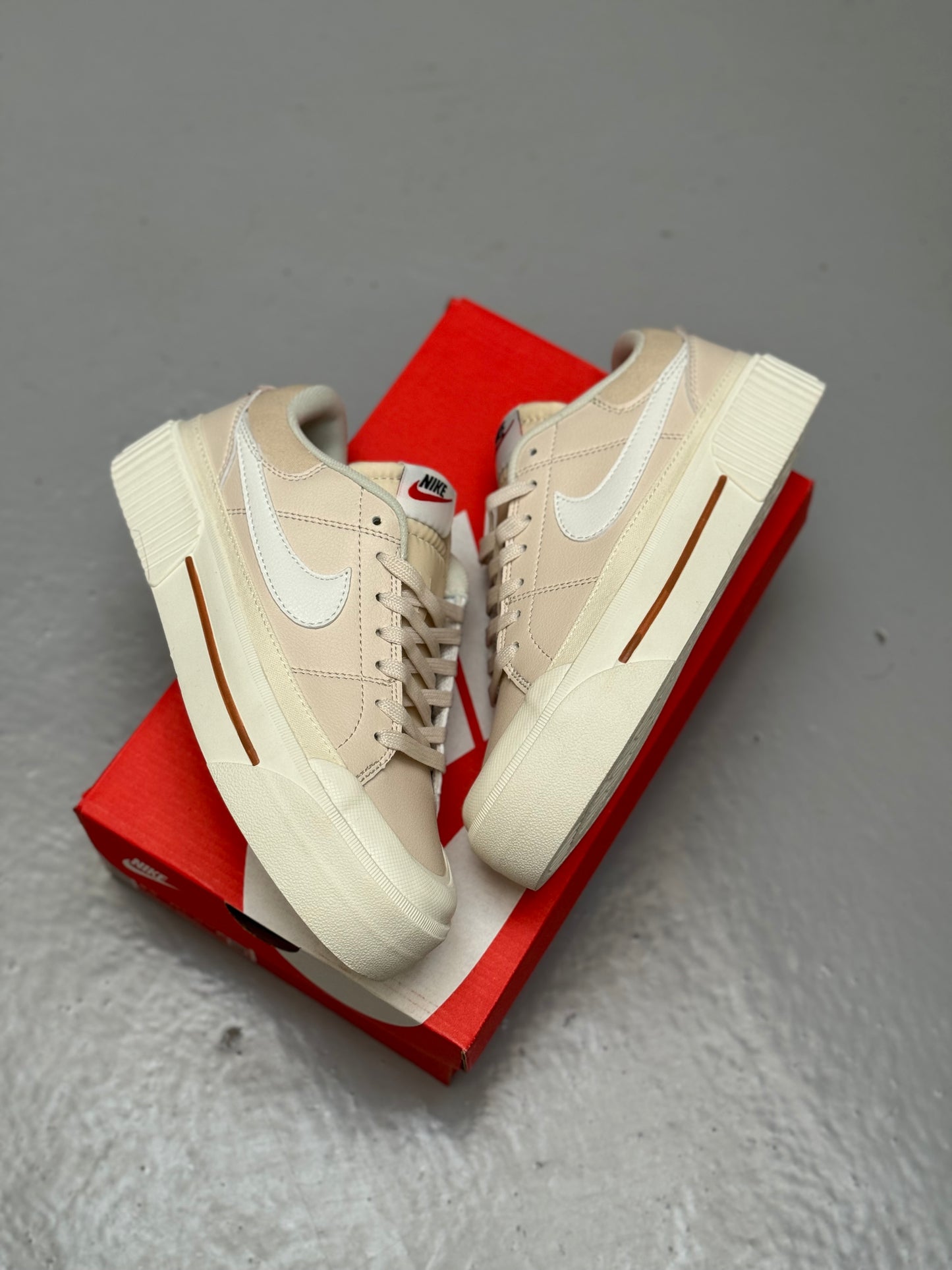 Nike Court Legacy Beige