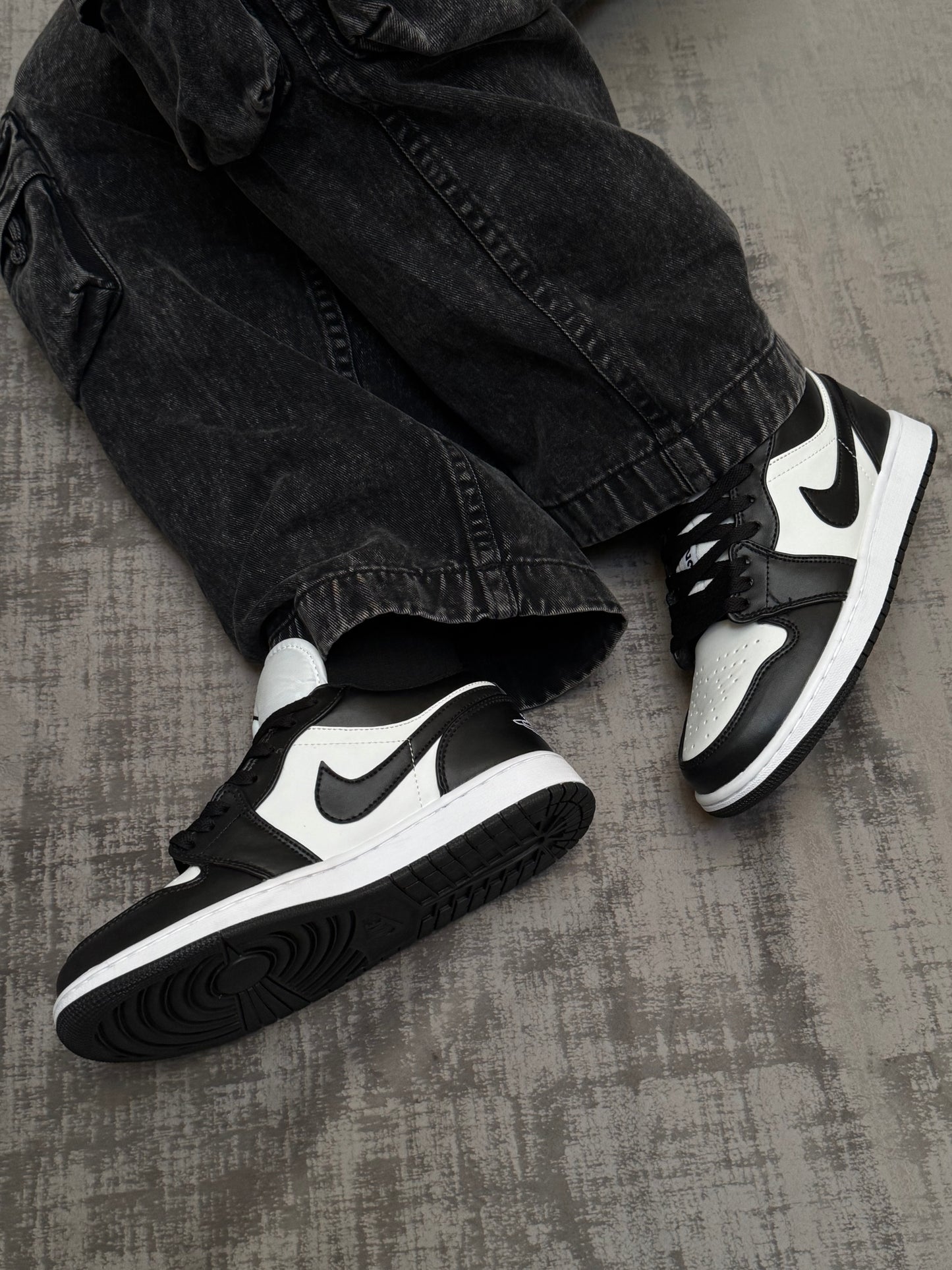 Air Jordan Retro 1 Low B&W