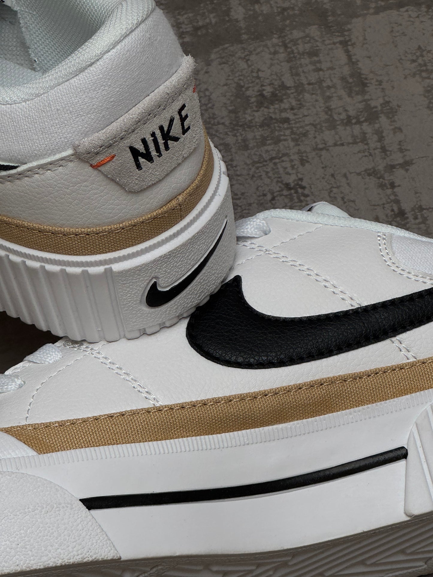 Nike Court Legacy Lift