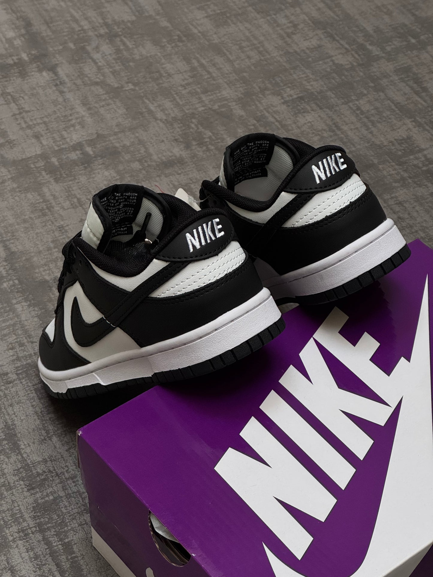 Nike SB Dunk Low Panda