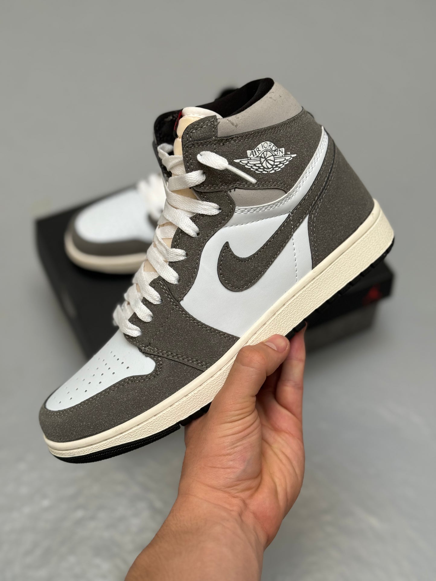 Air Jordan Retro 1 Black Fire Red