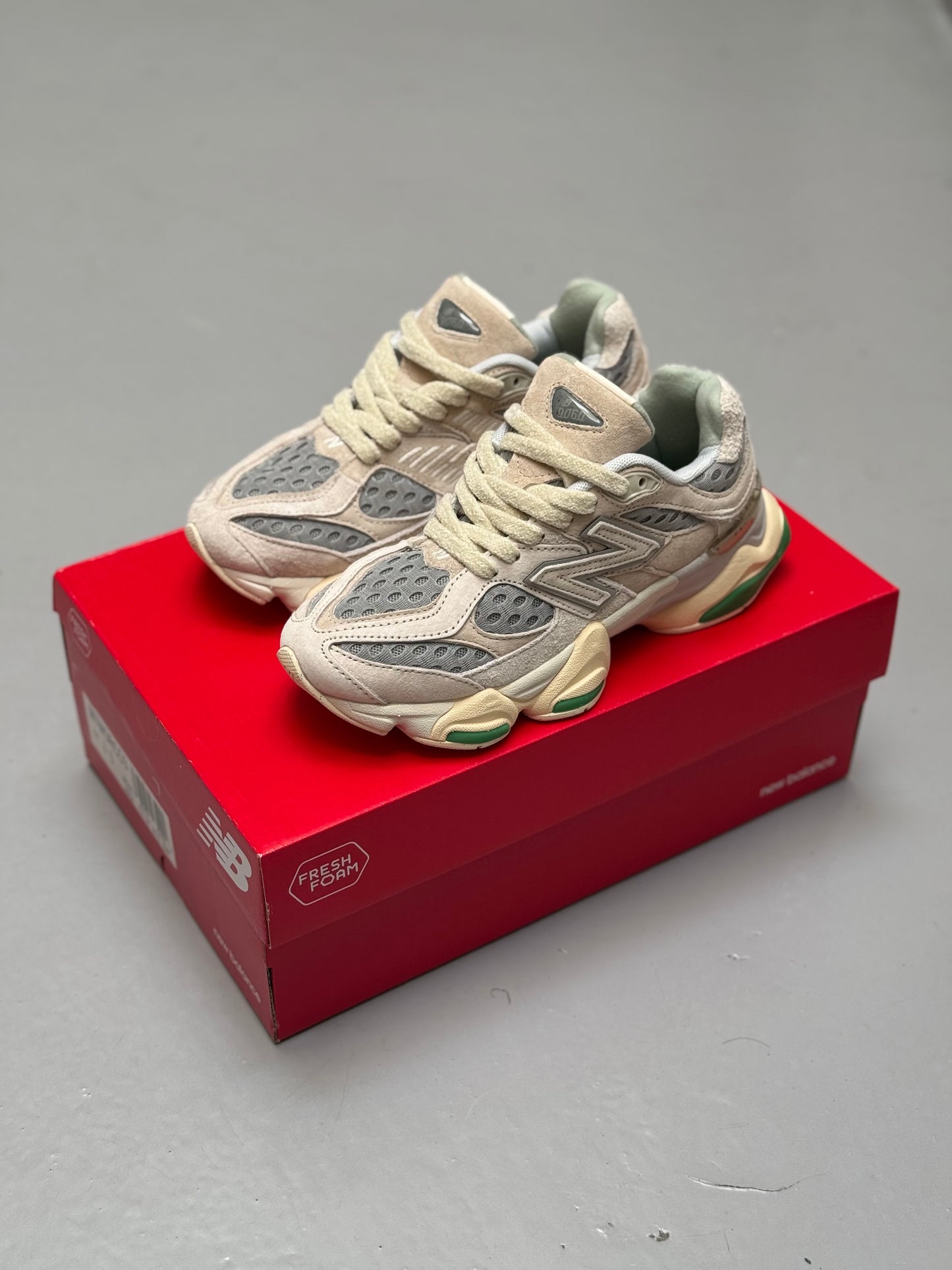 New Balance 9060 Gris