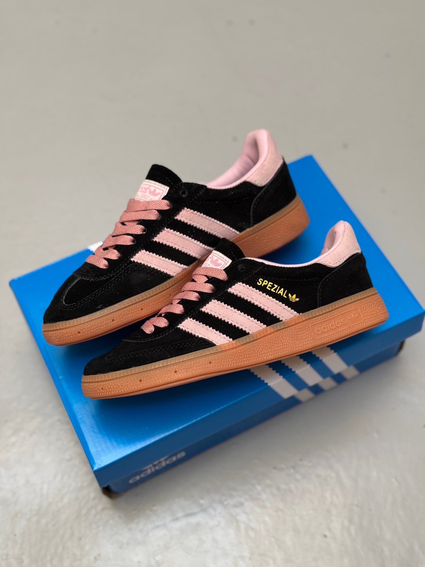 Adidas Handball Spezial Core black/Pink Gum