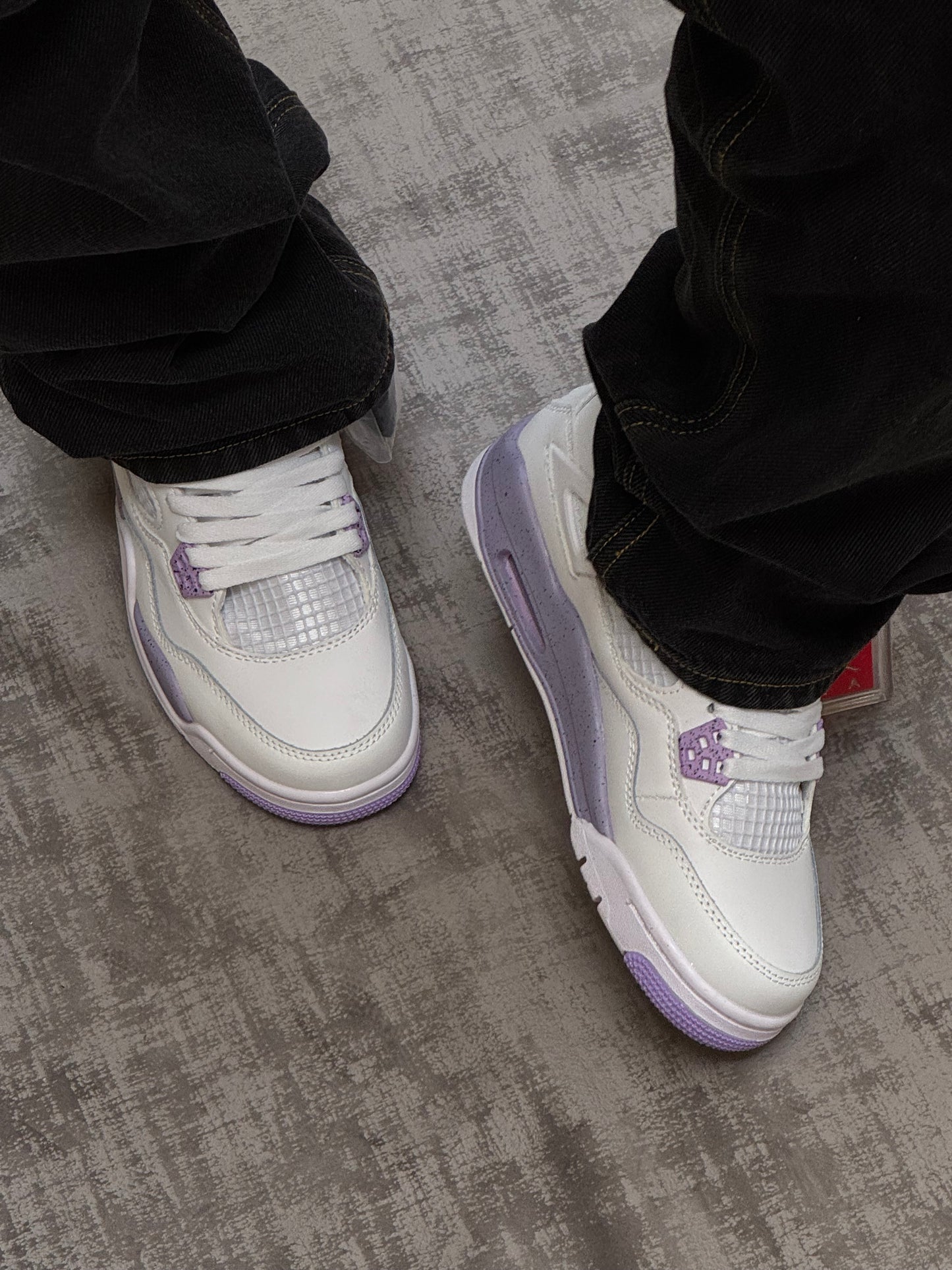 Air Jordan Retro 4 Purple Oreo