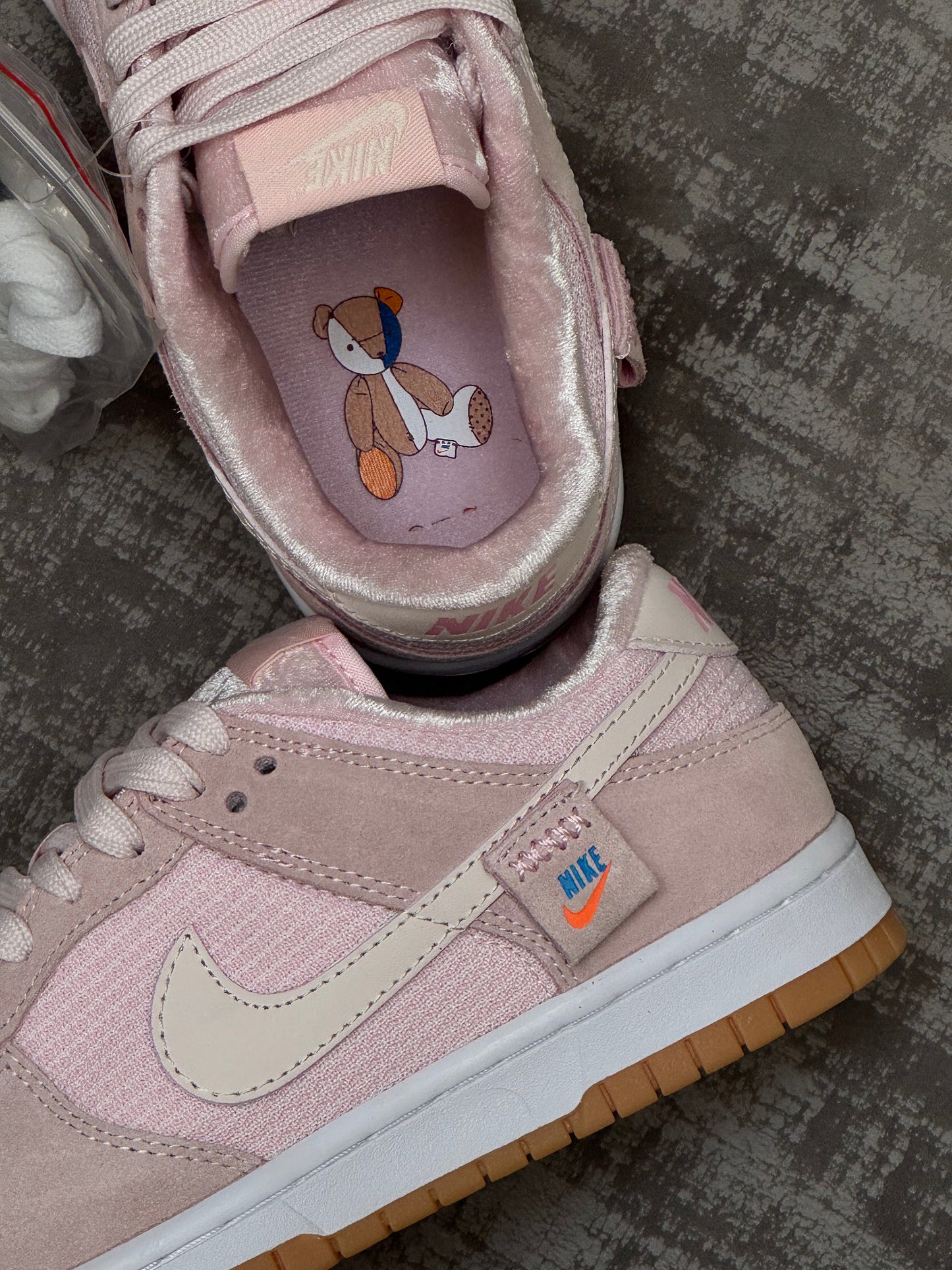 Nike Dunk Low Se Teddy Bear