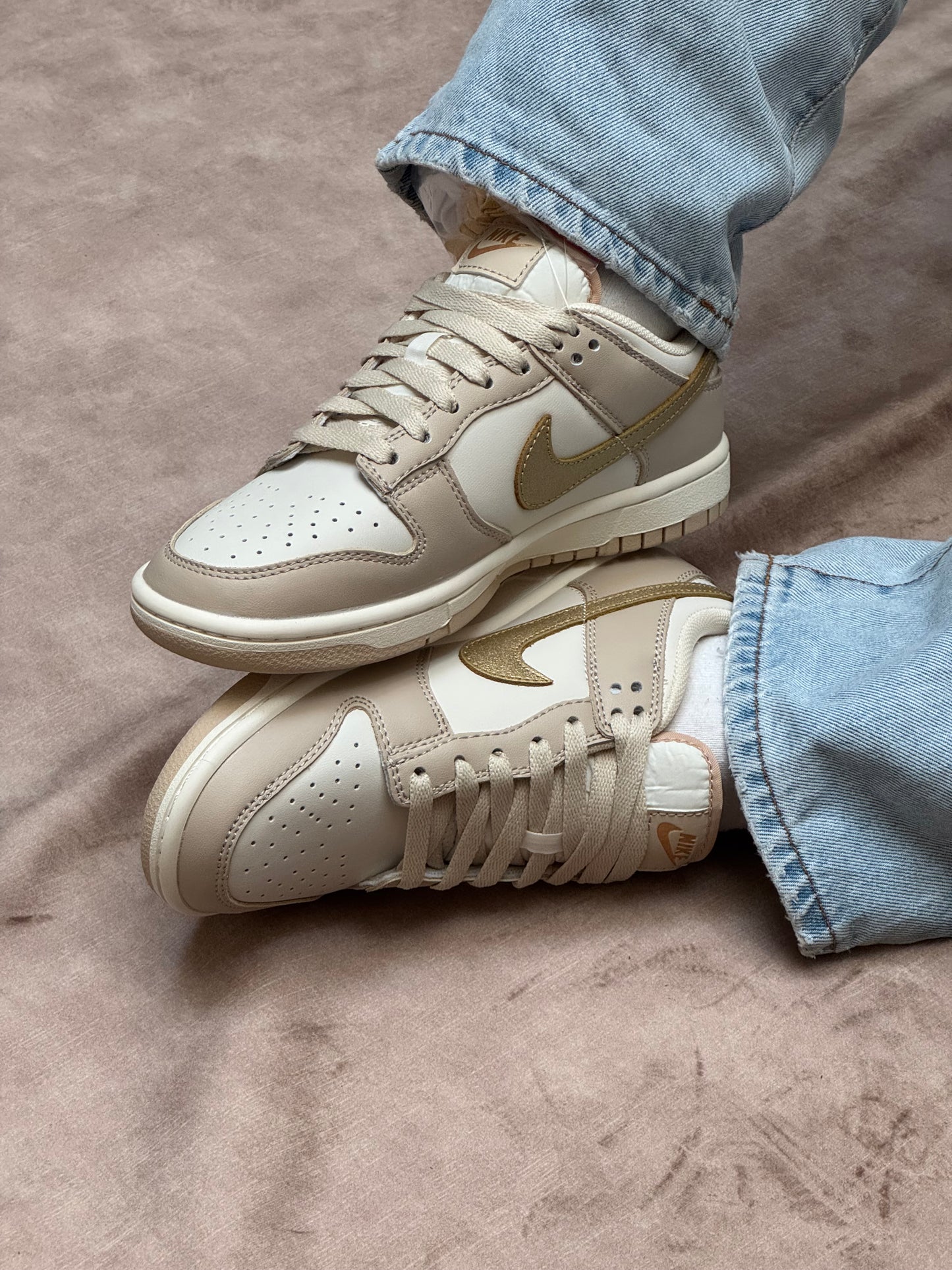 Nike Dunk Low “Phamtom Gold”
