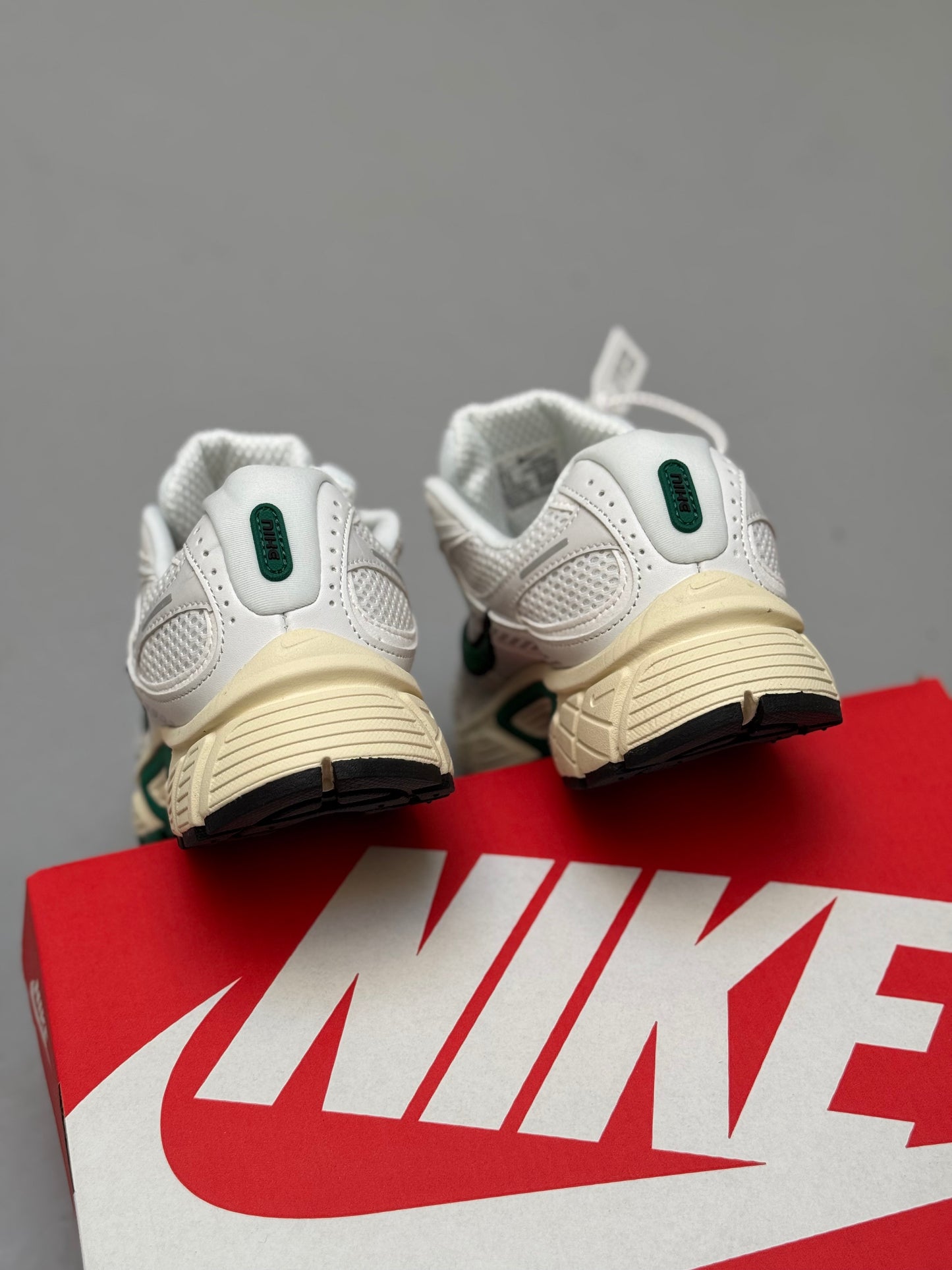 Nike V2K Run