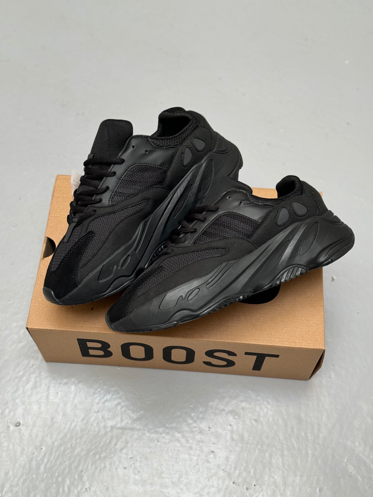 Adidas Yeezy Boost 700