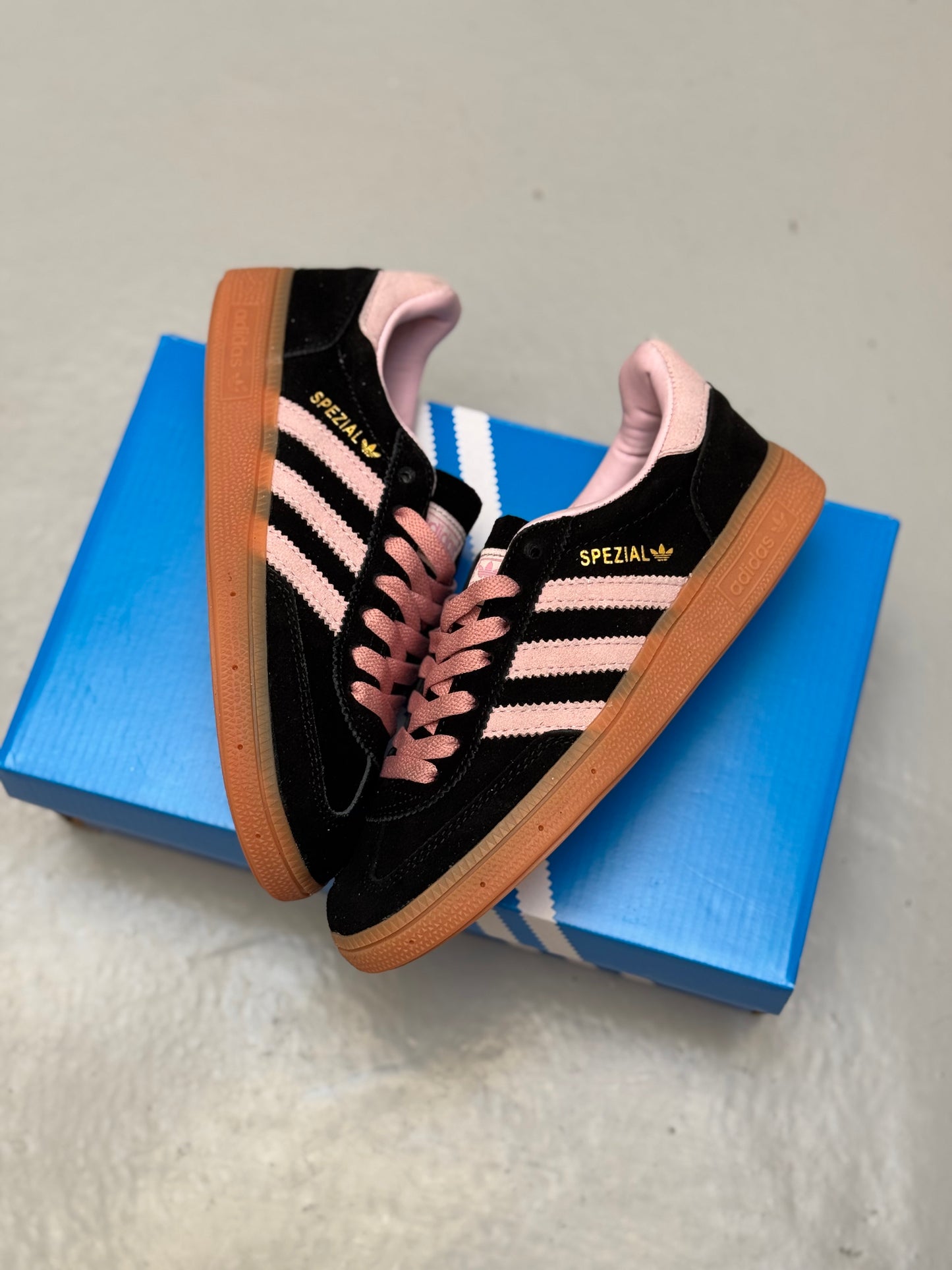 Adidas Handball Spezial Core black/Pink Gum