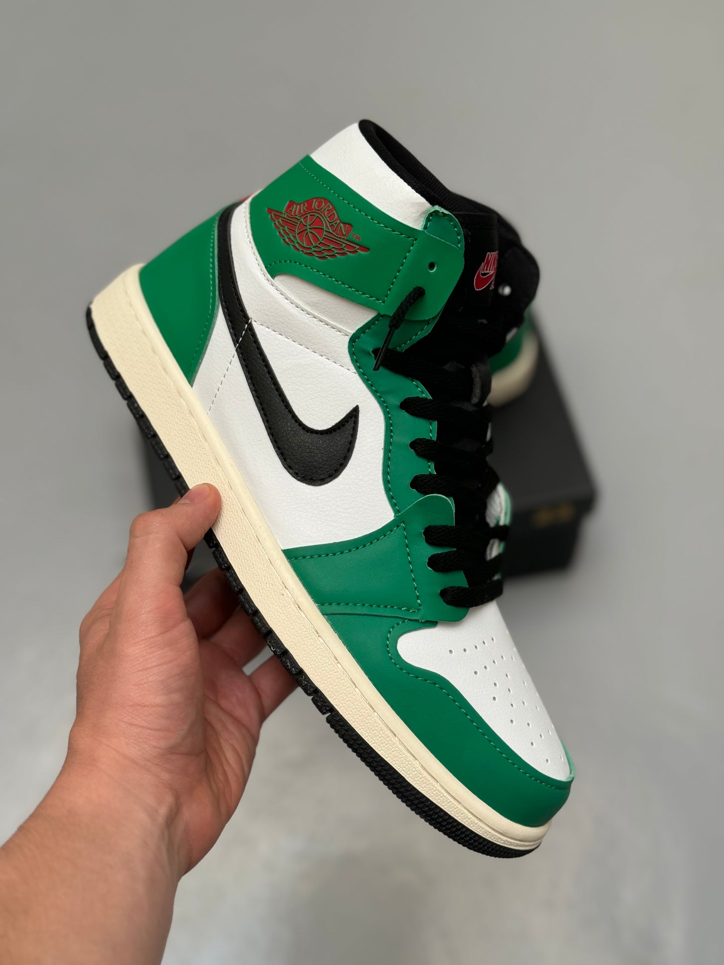 Air Jordan Retro 1 Lucky Green