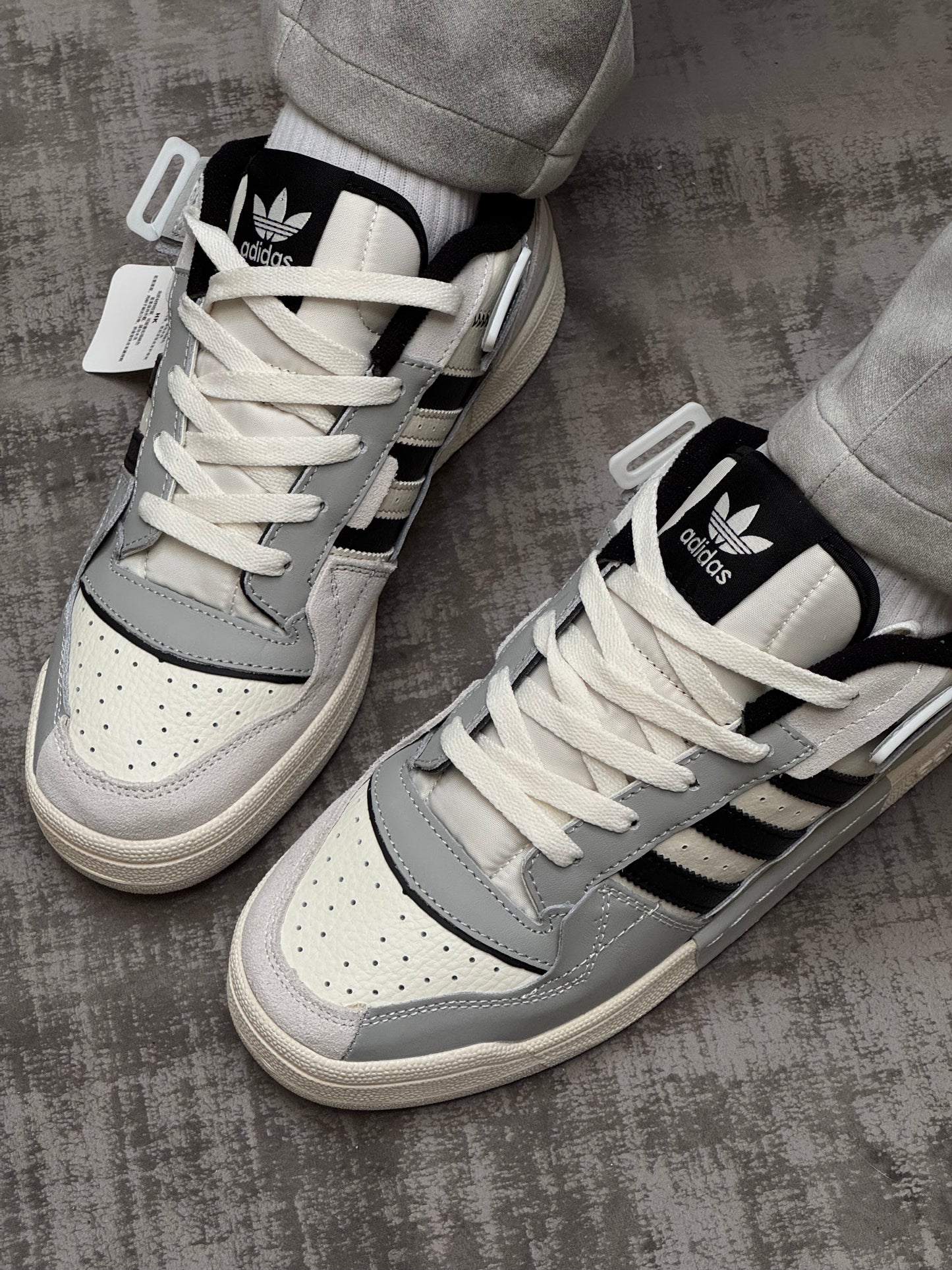 Adidas Forum Low B&W