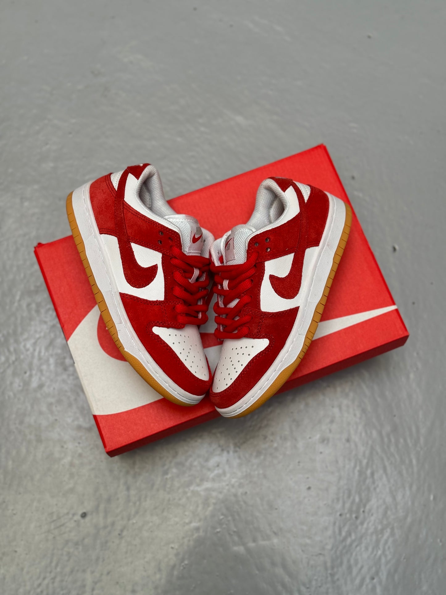 Nike SB Dunk Low “University Red Gum