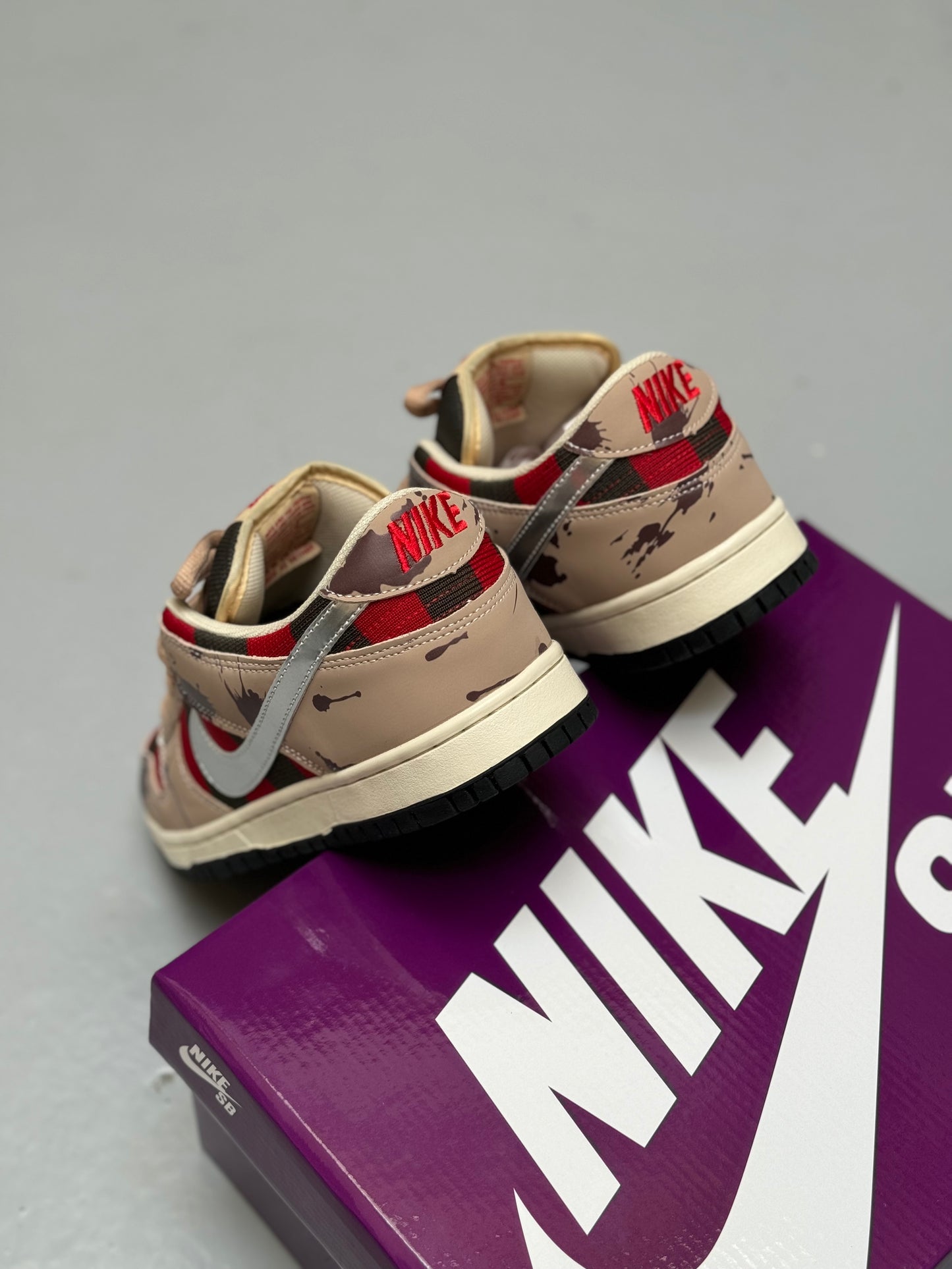 Nike SB Dunk Low Freddy Krueger
