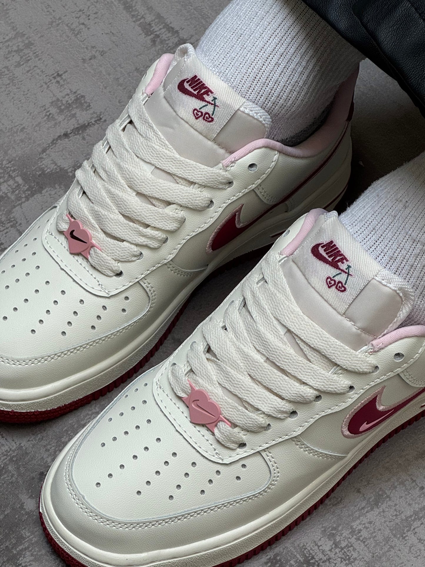Nike Air Force One “San Valentín”