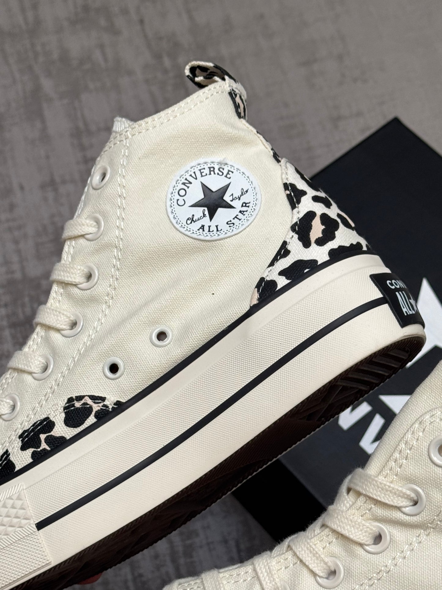 Converse Beige Animal Print