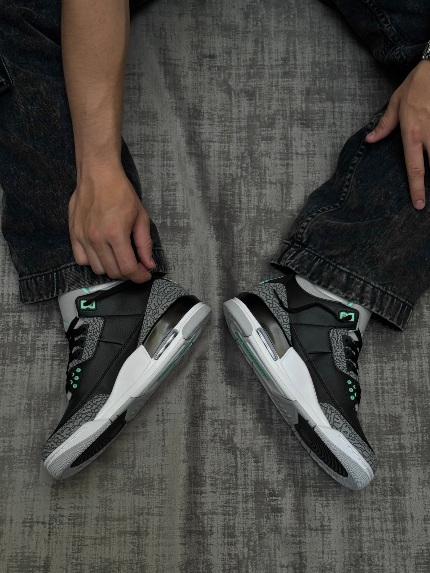 Air Jordan Retro 3 "Green Glow"