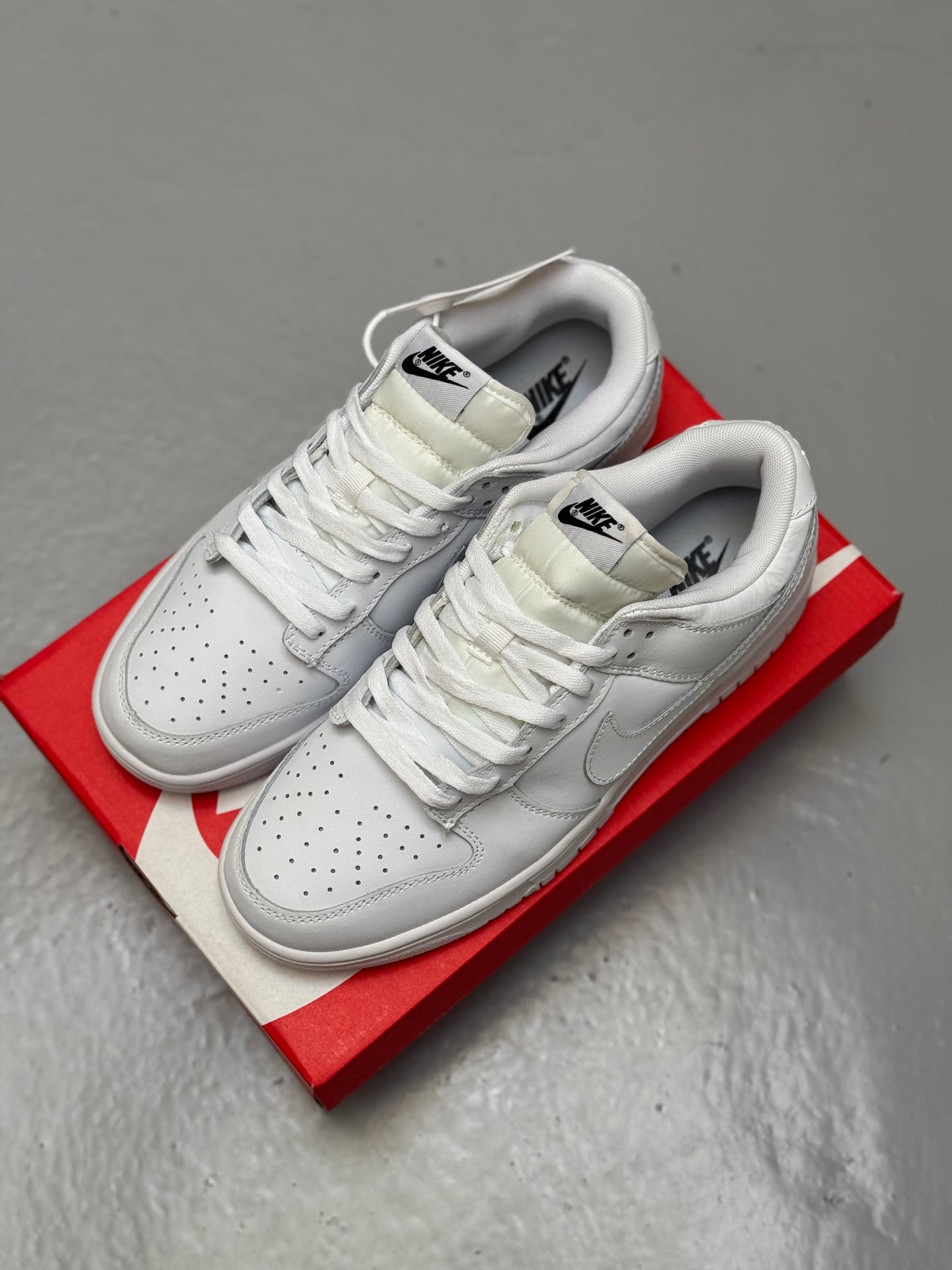 Nike Dunk Low Triple White