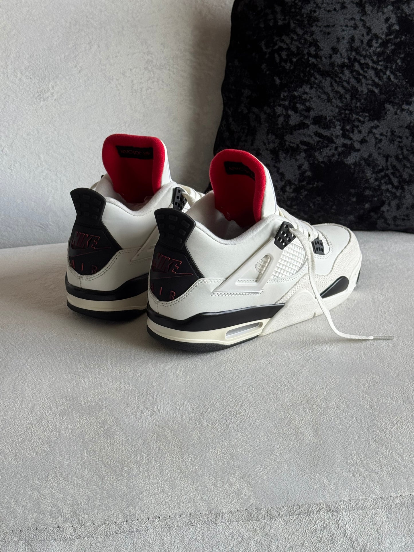 Nike Air Jordan 4 Retro "Flight Club"