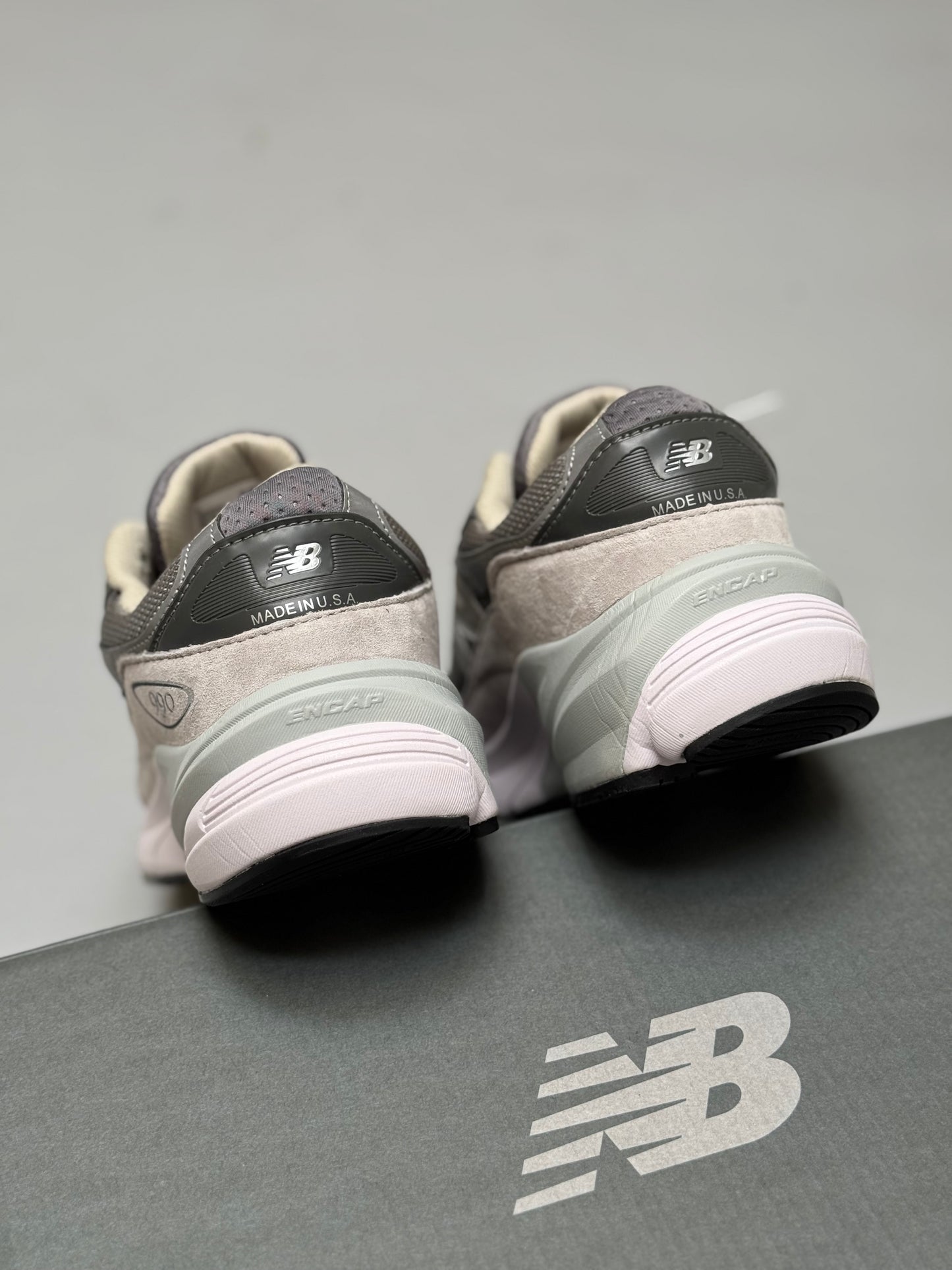 New Balance 990v6