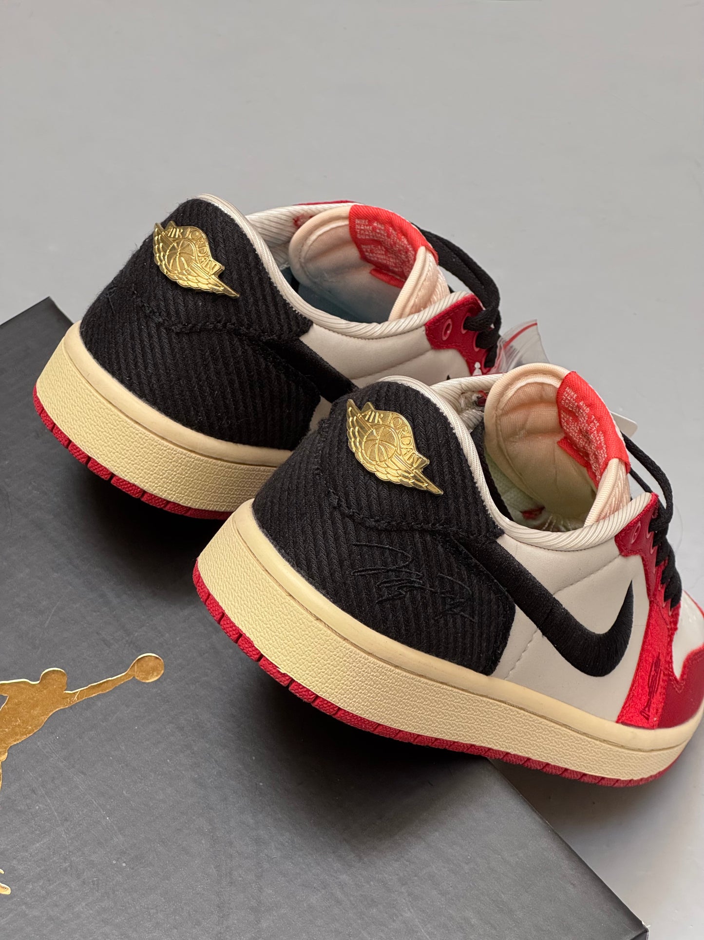 Air Jordan 1 Retro Low OG Trophy Room Away
