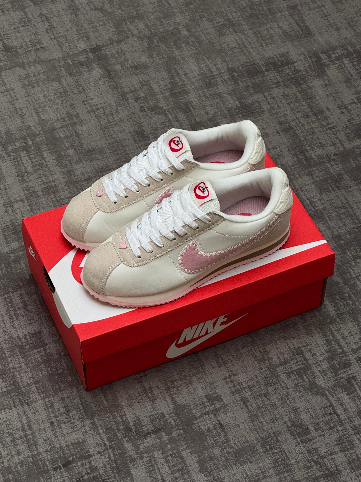 Nike Cortez San Valentín