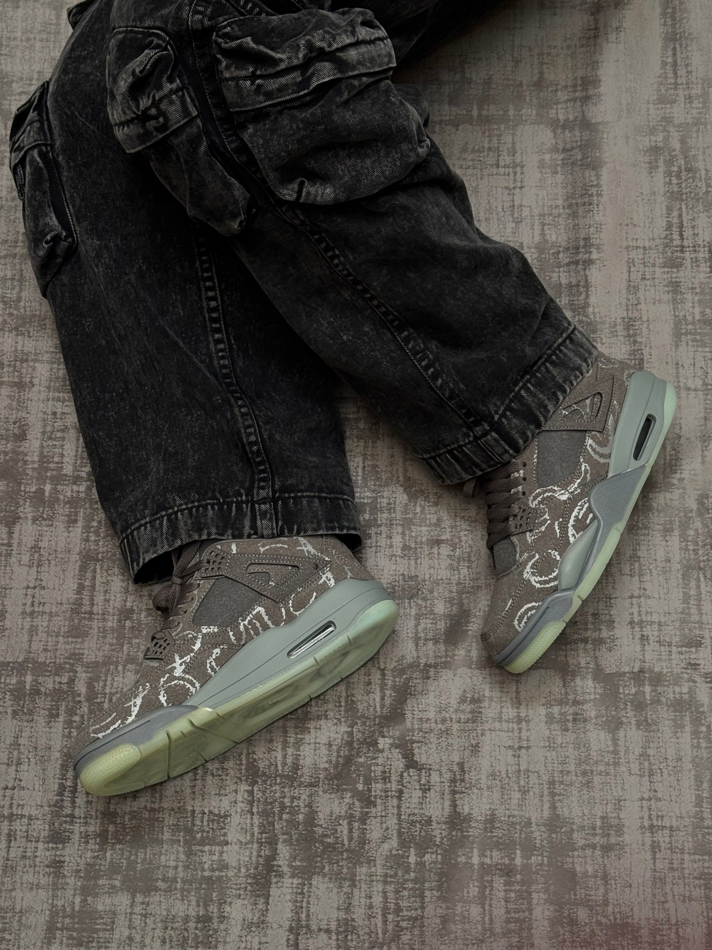 Air Jordan 4 Kaws