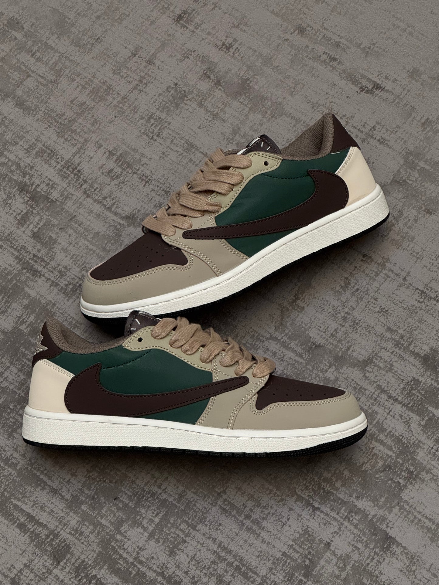 Travis Scott x Air Jordan 1 Low OG Marrón Verde