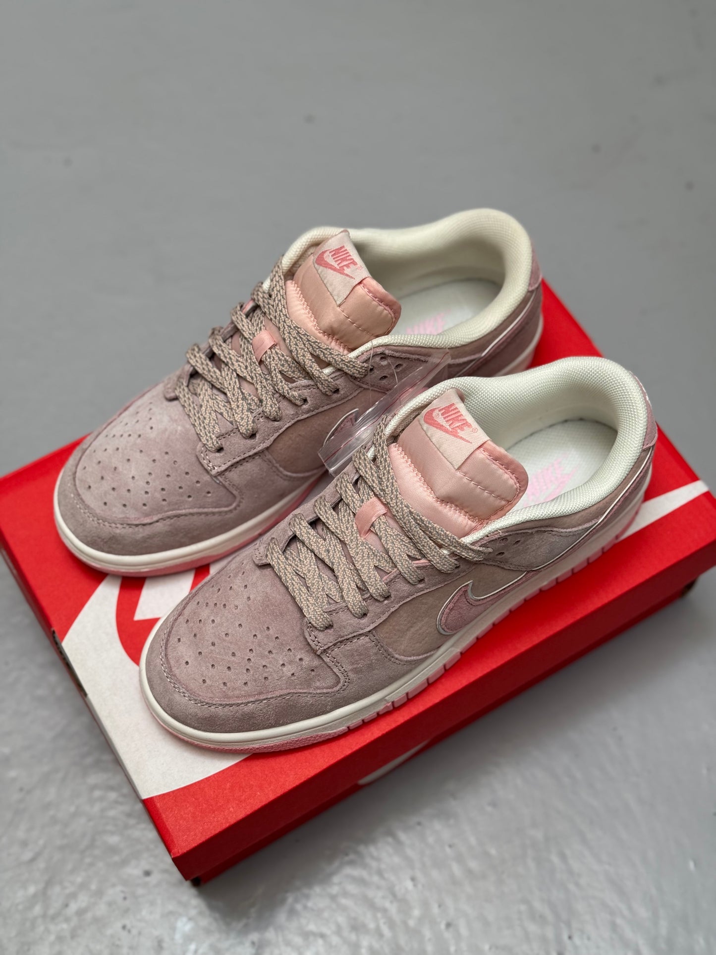 Nike SB Dunk Low Rosa