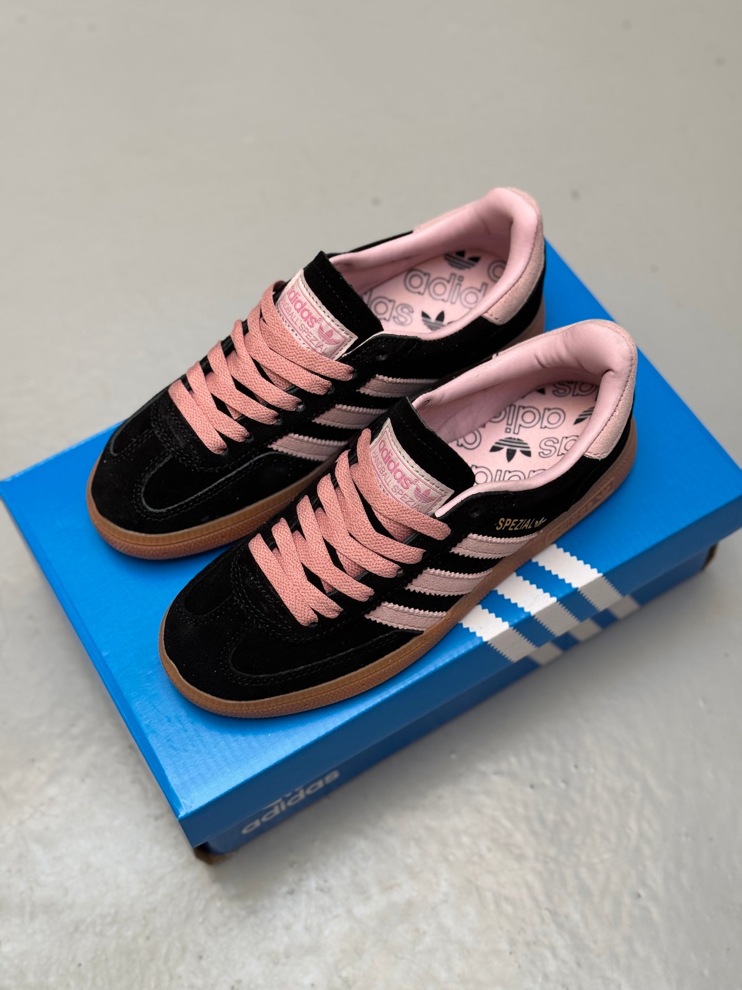 Adidas Handball Spezial Core black/Pink Gum