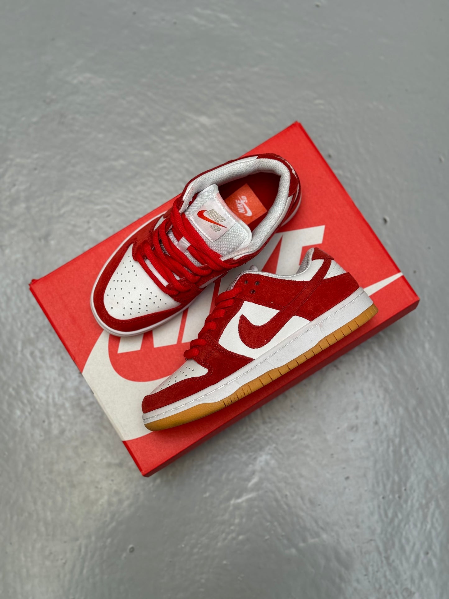 Nike SB Dunk Low “University Red Gum