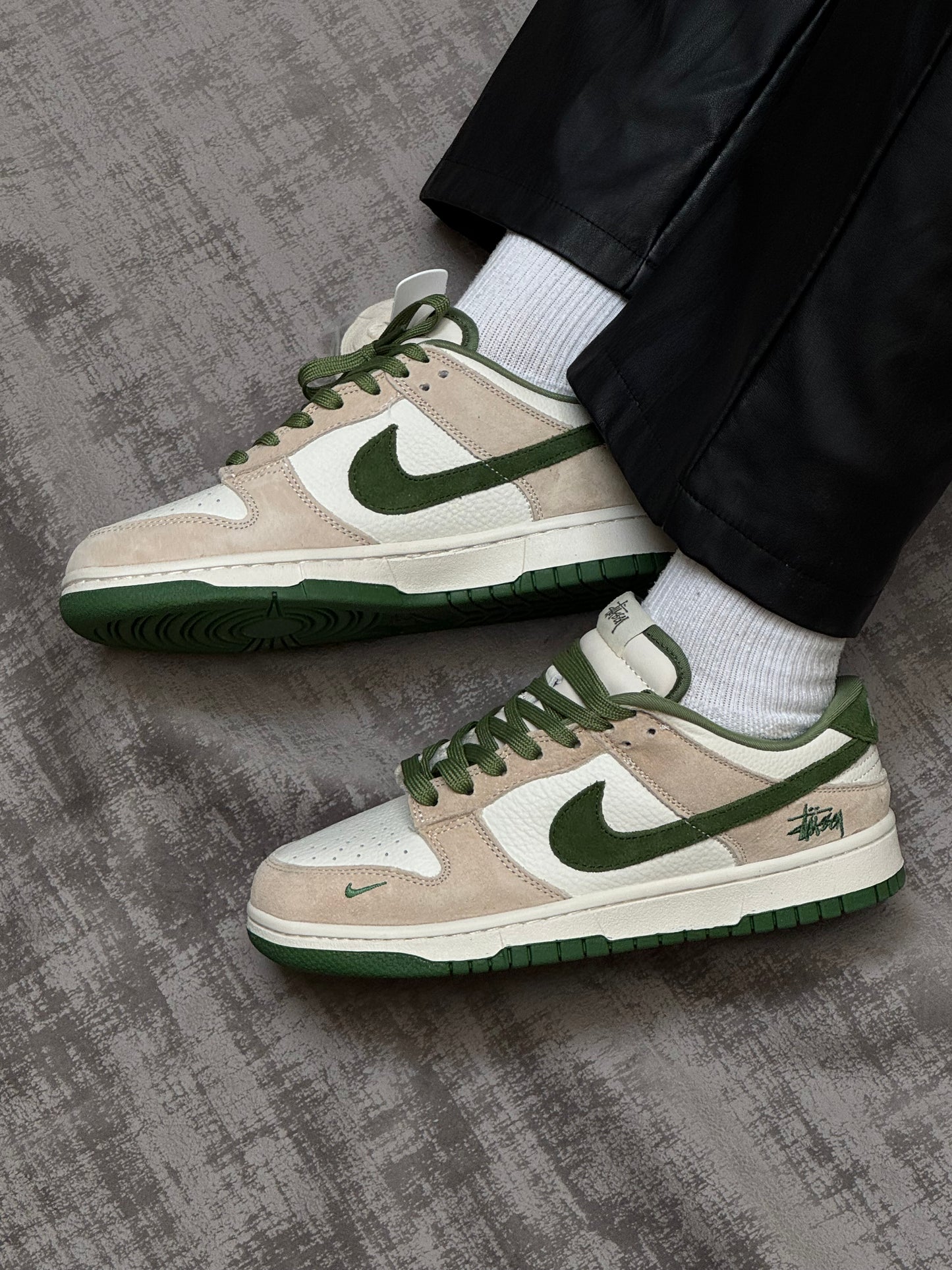 Nike SB Dunk Low Stussy