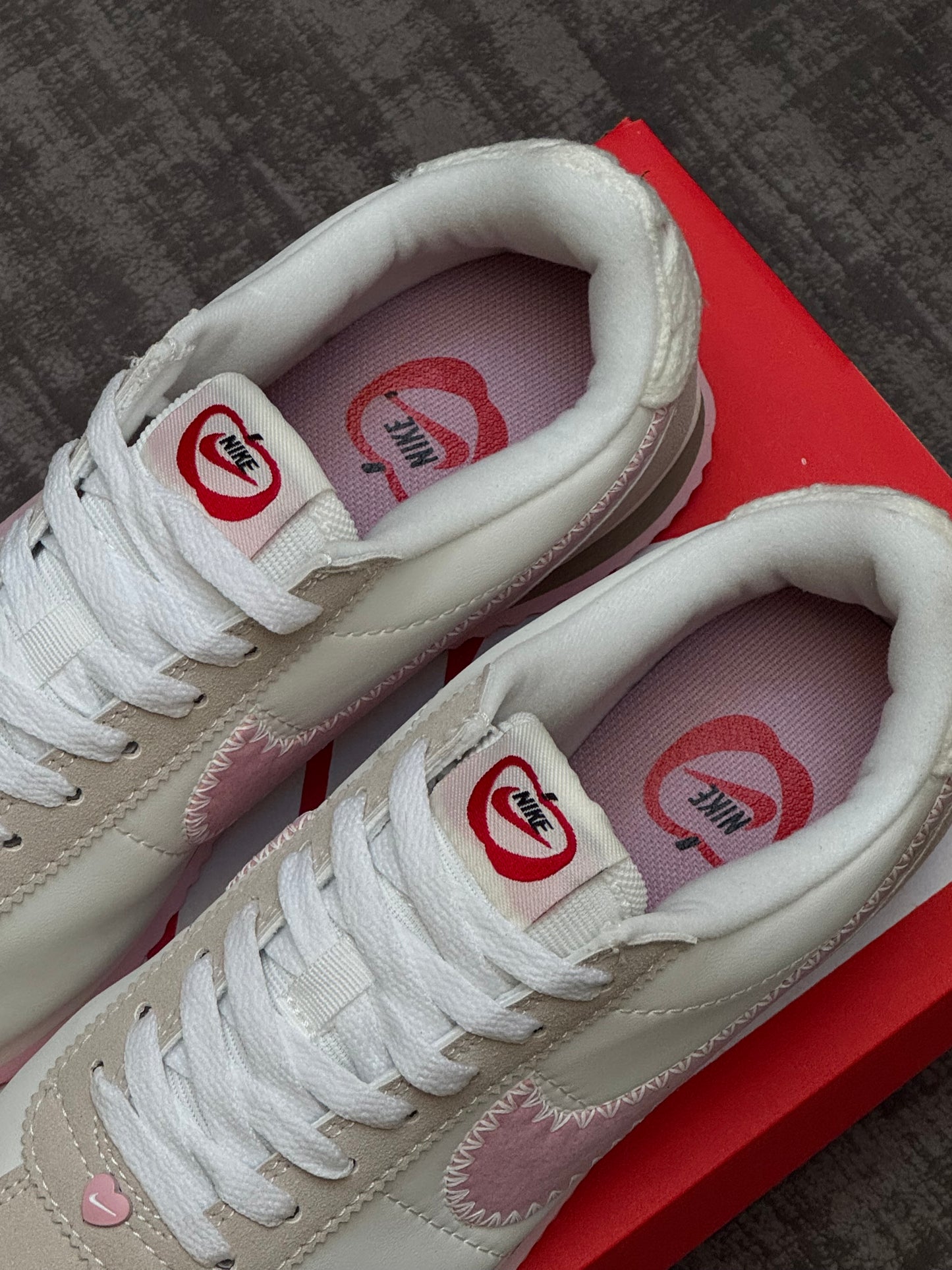 Nike Cortez San Valentín