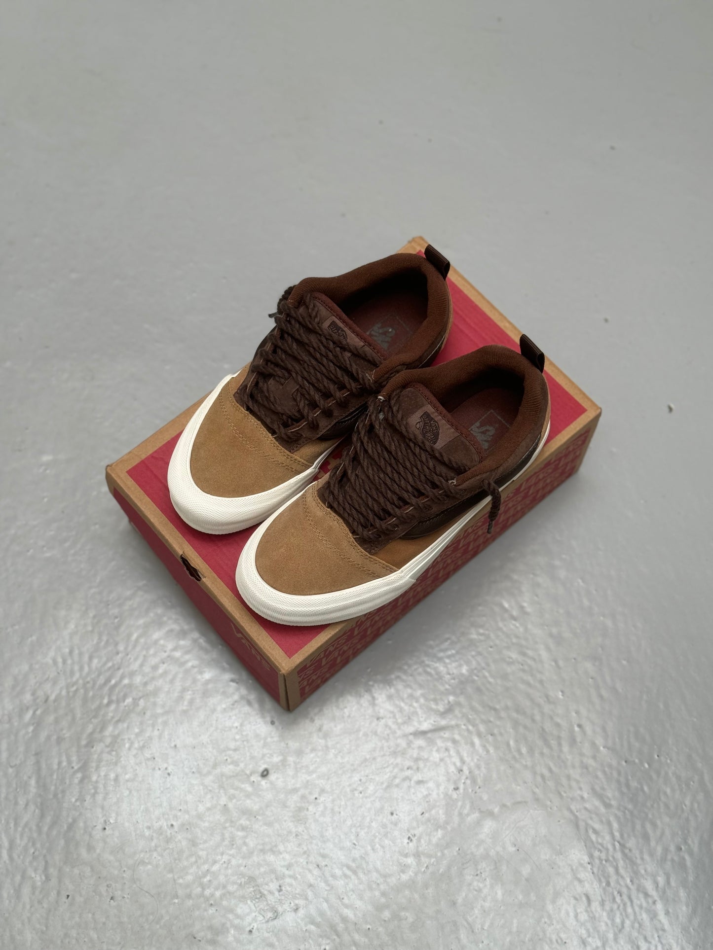 Vans Knu Skool “Brown”