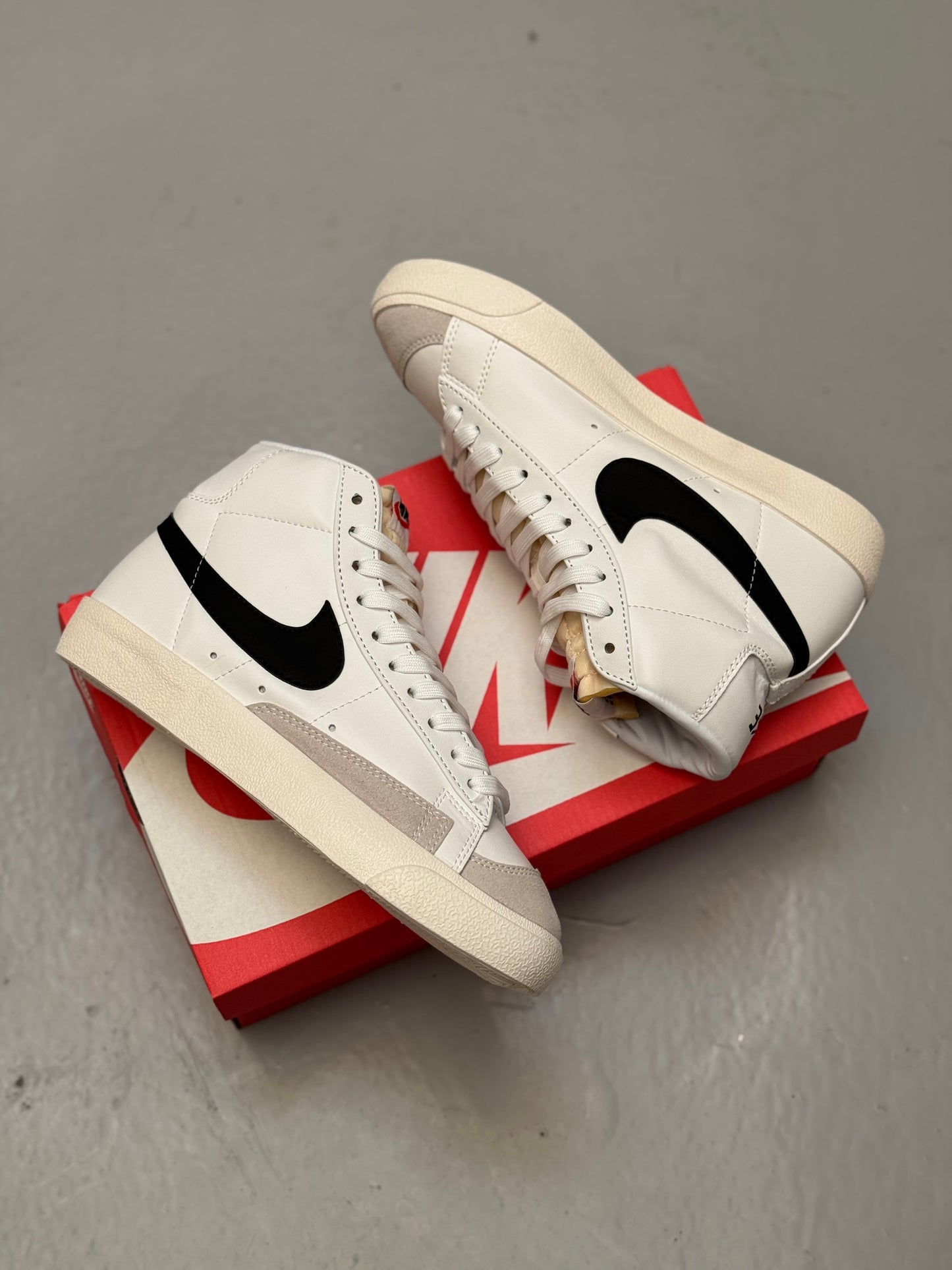 Nike Blazer Mid 77