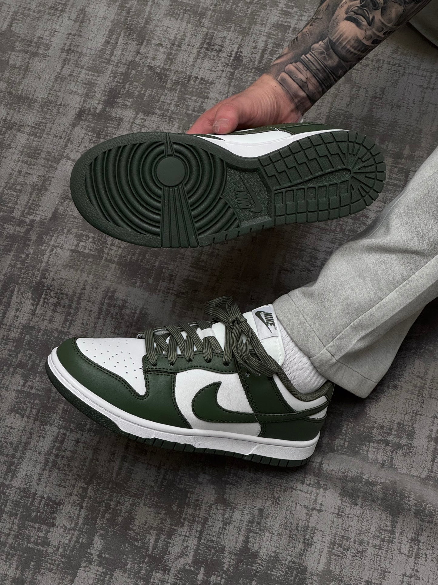 Nike SB Dunk Low Oliva