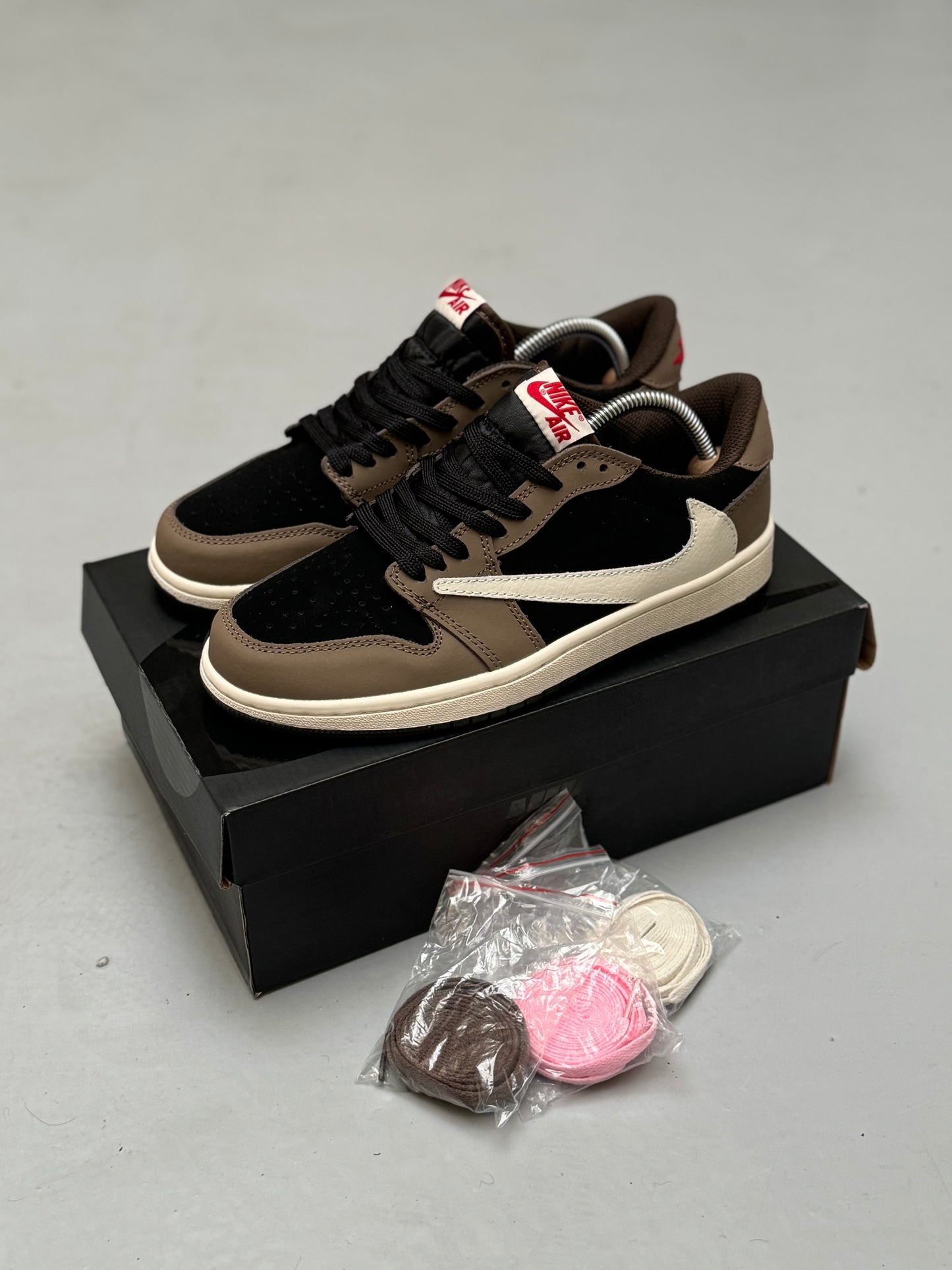 Air Jordan 1 Low X Travis Scott