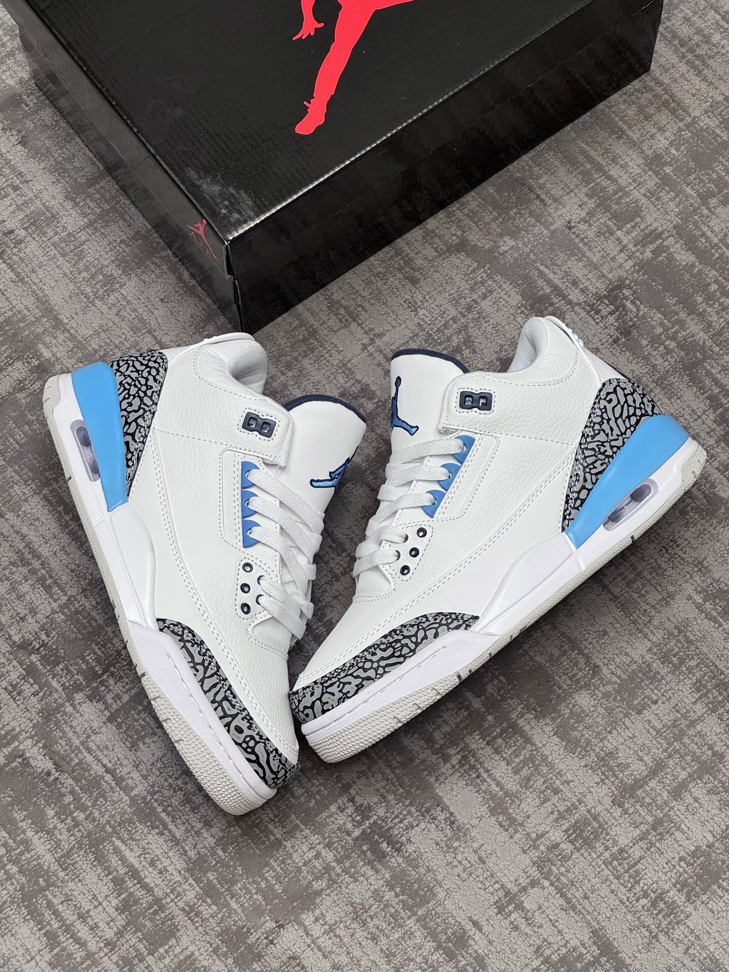 Jordan Retro 3 UNC