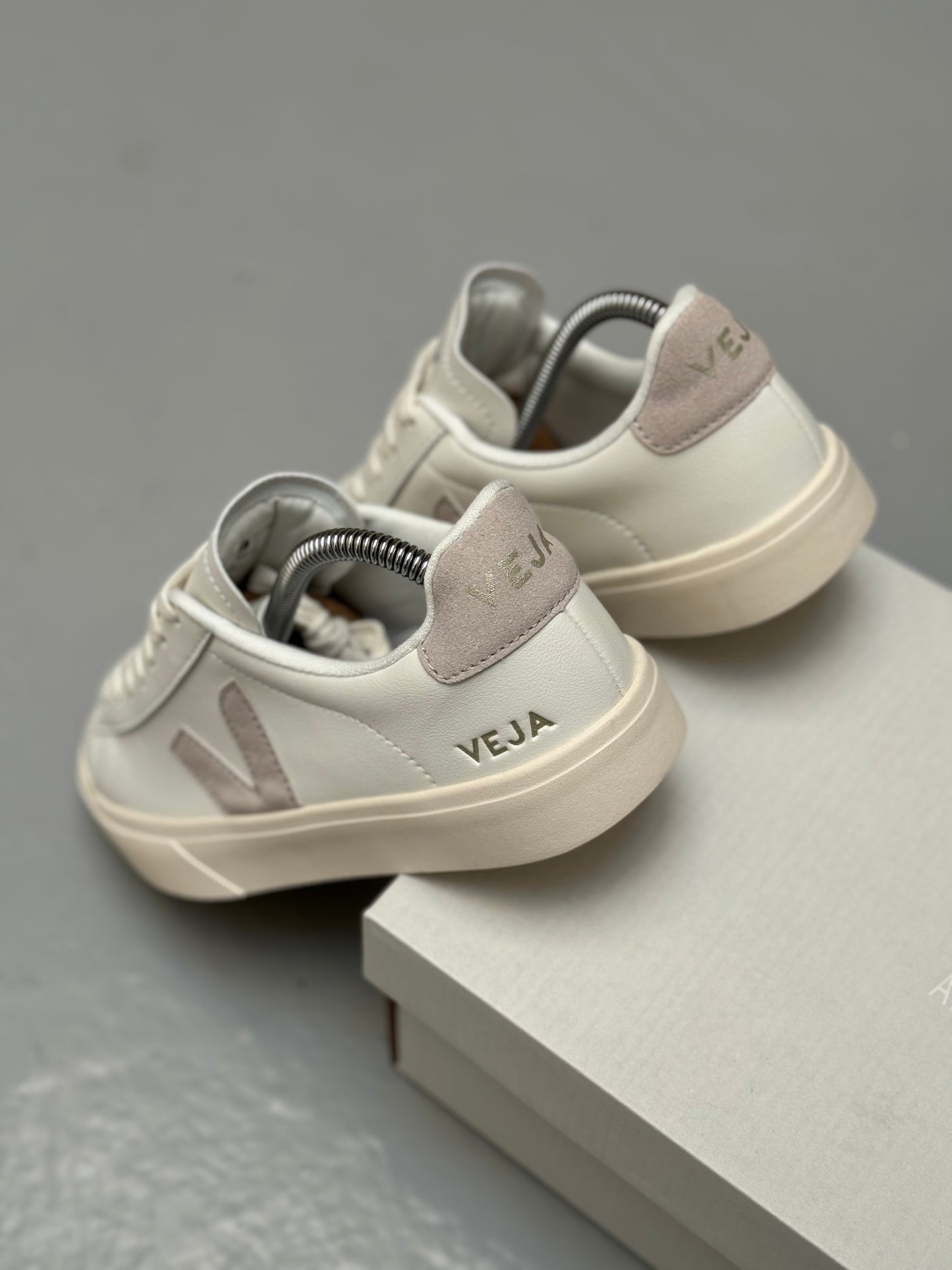 Veja Beige