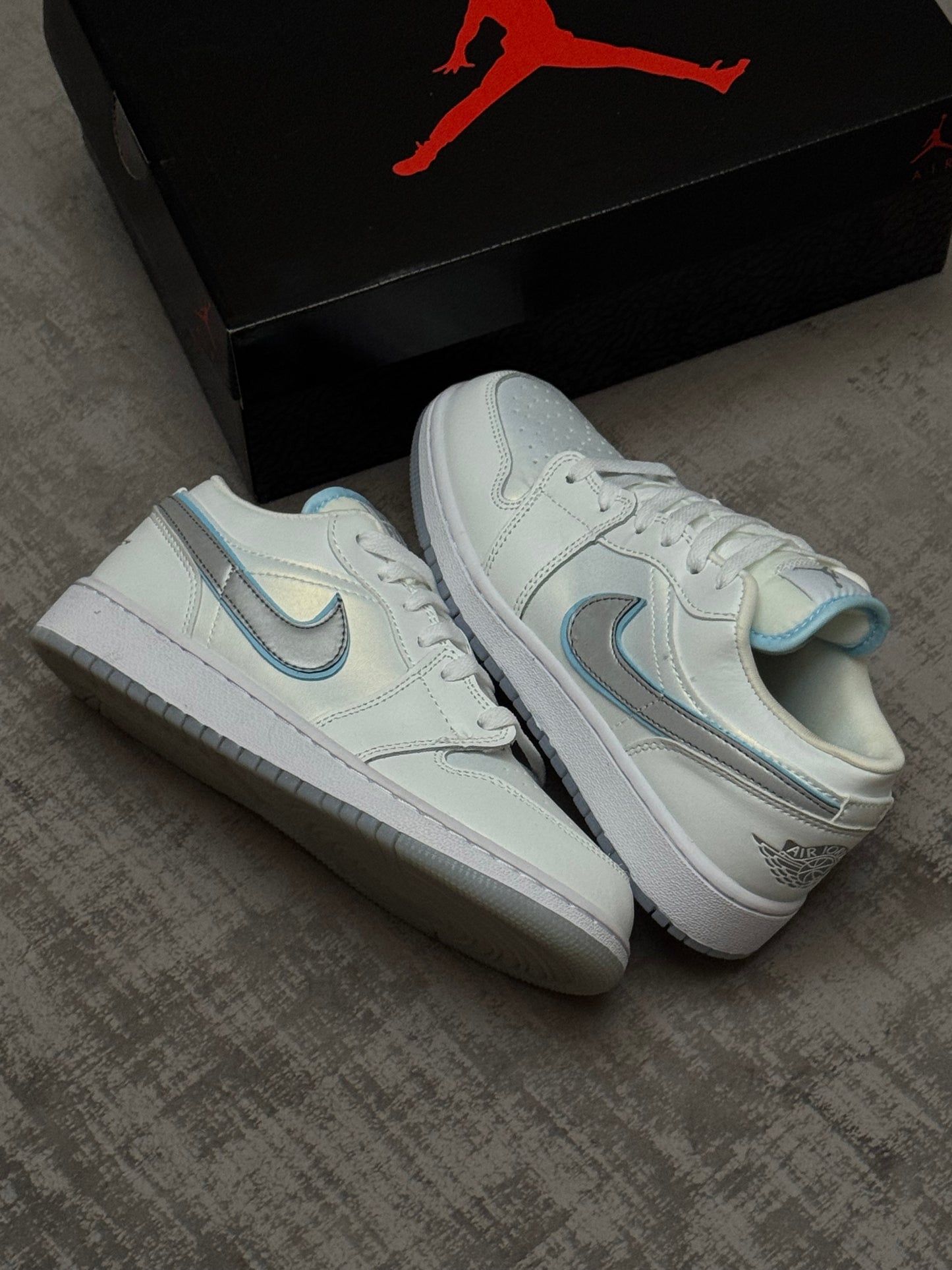 Air Jordan 1 Low Dare to Fly