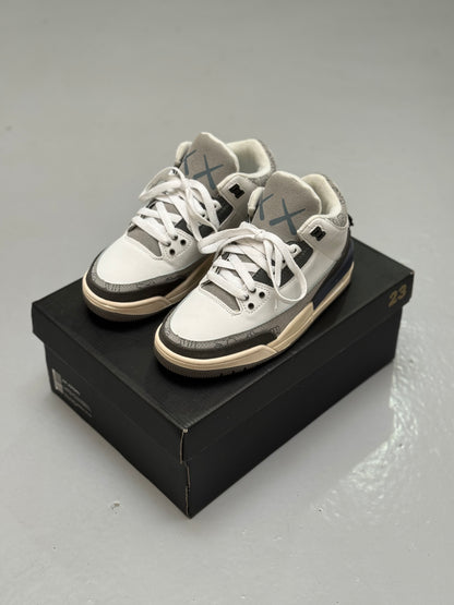 Air Jordan Retro 3 x Kaws