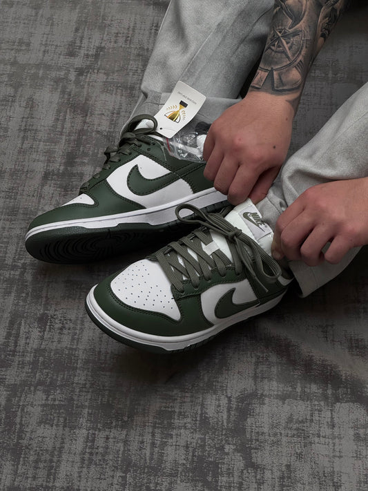 Nike SB Dunk Low Oliva