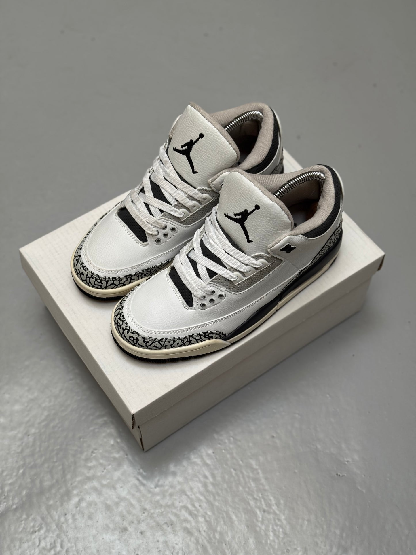 Air Jordan Retro 3 “Hide N Seek”