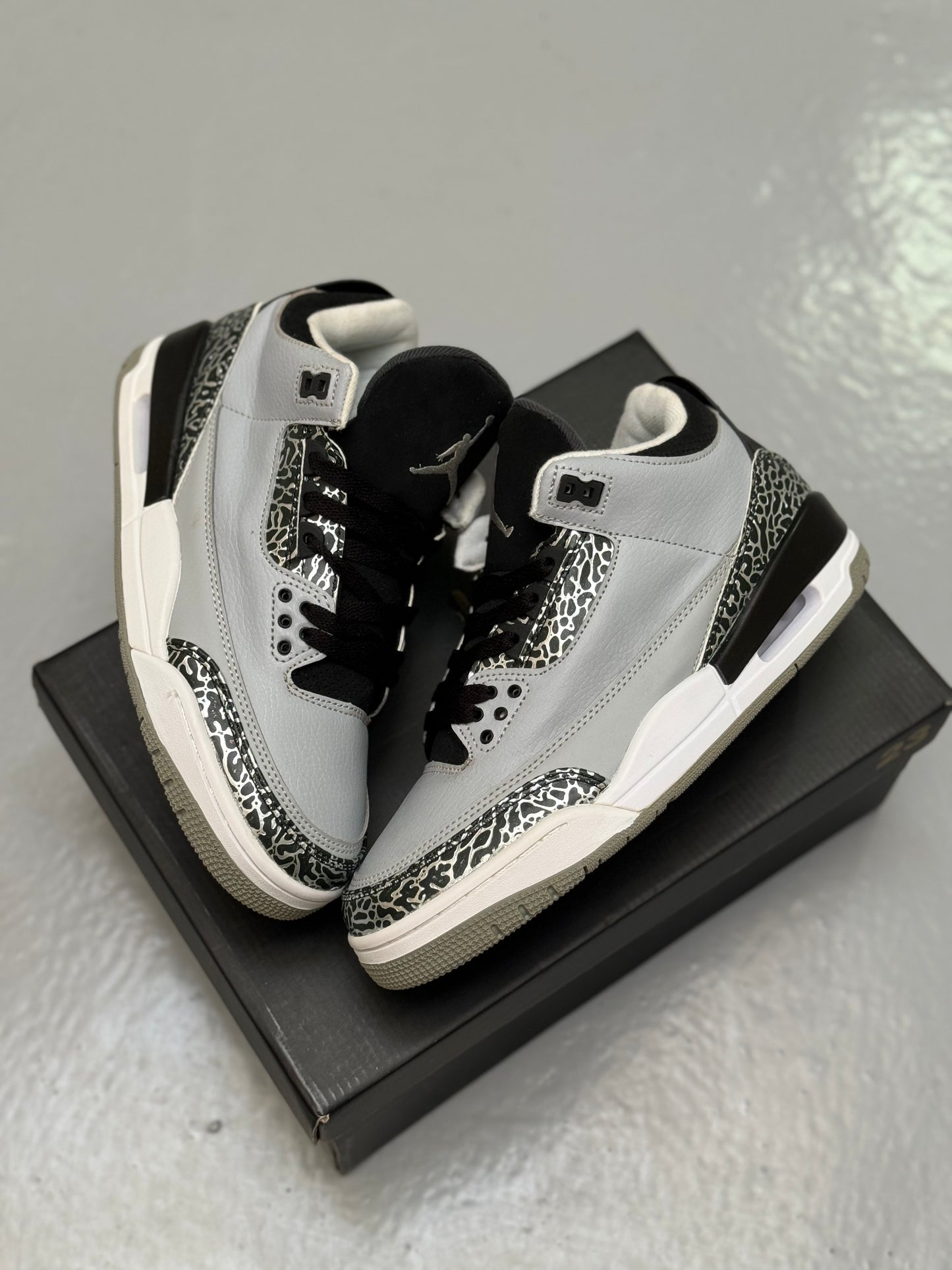 Air Jordan Retro 3 Wolf Grey