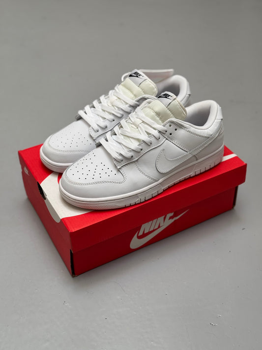 Nike Dunk Low Triple White