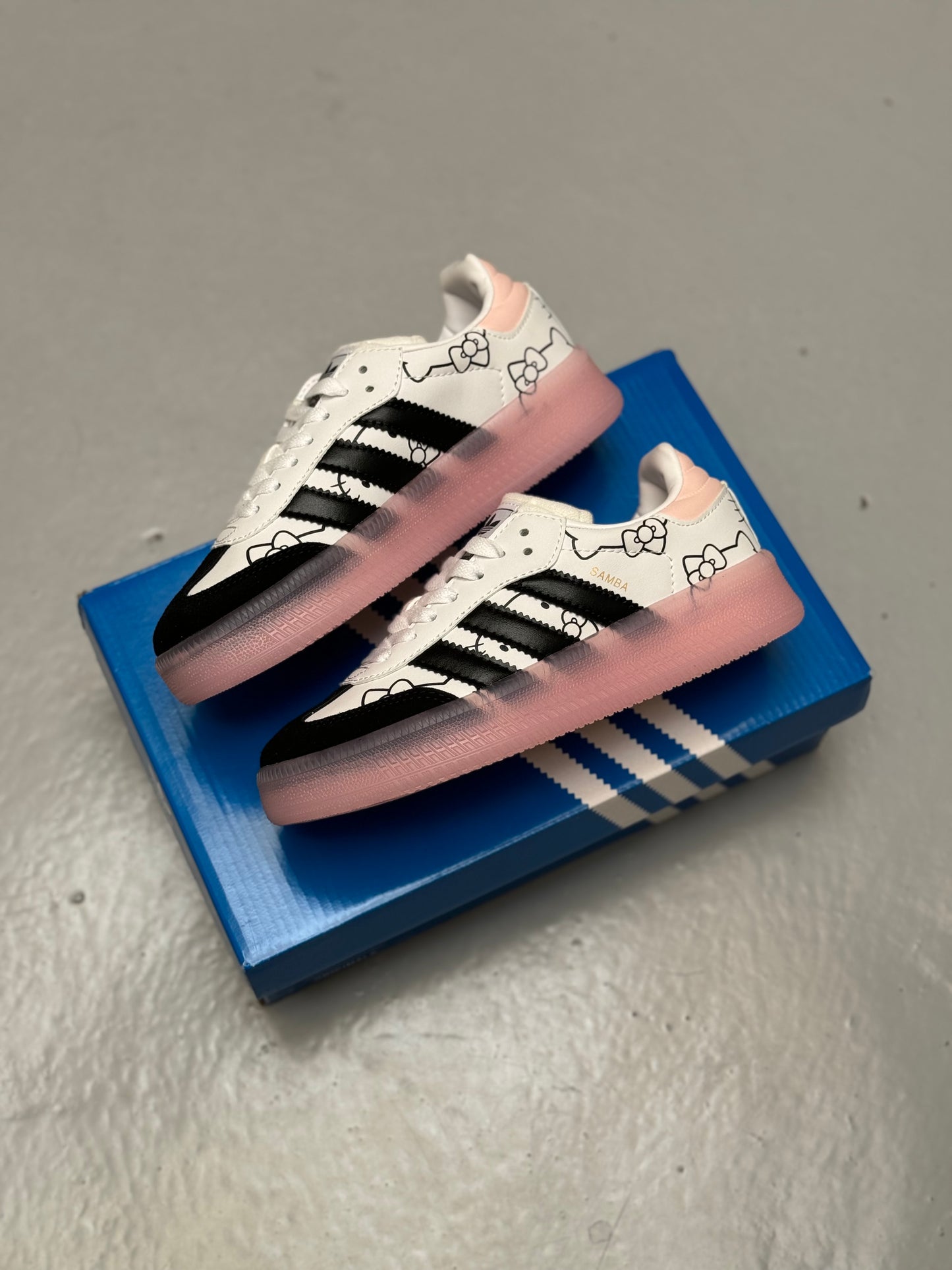Adidas Samba x Hello Kitty
