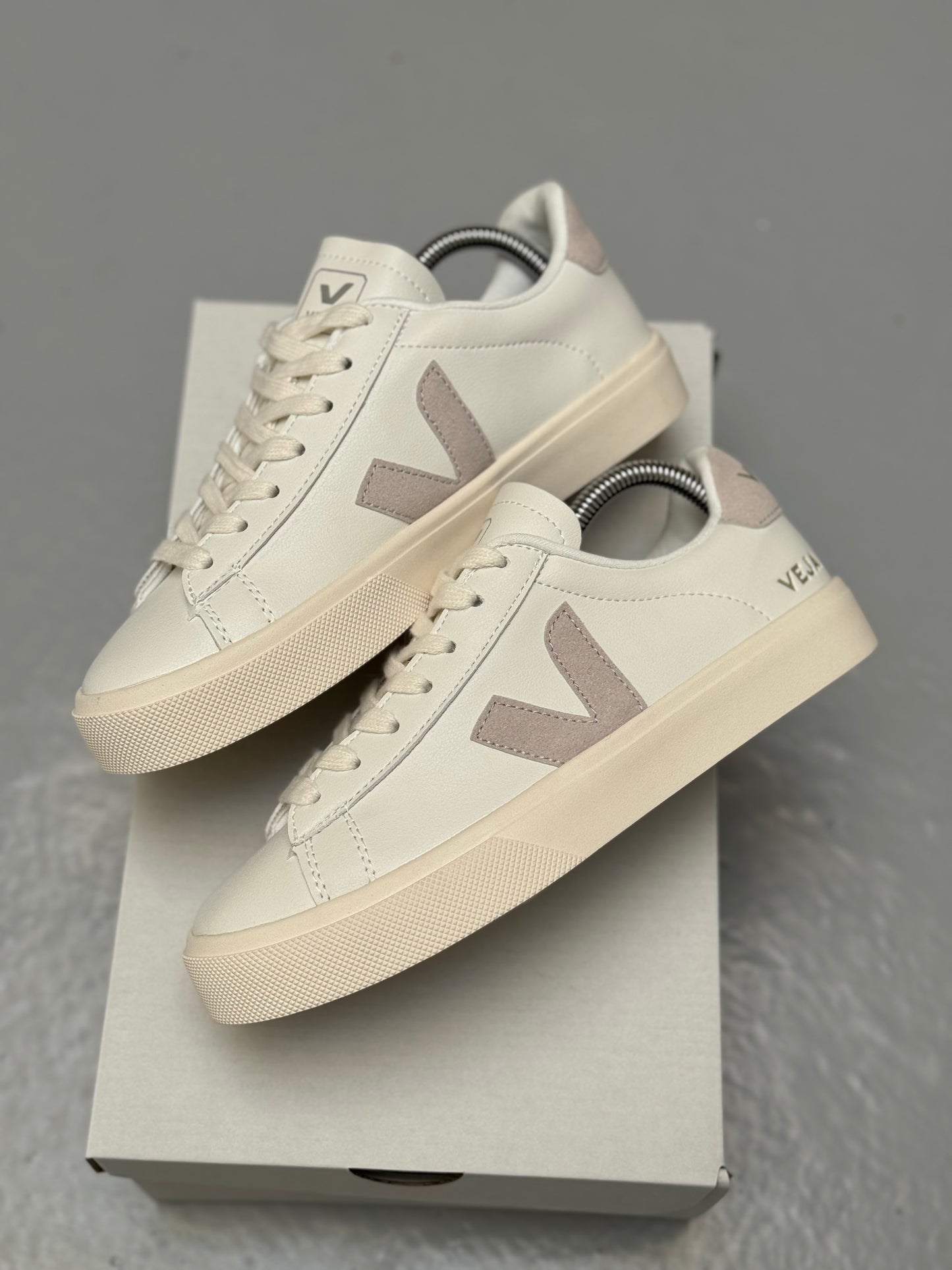 Veja Beige