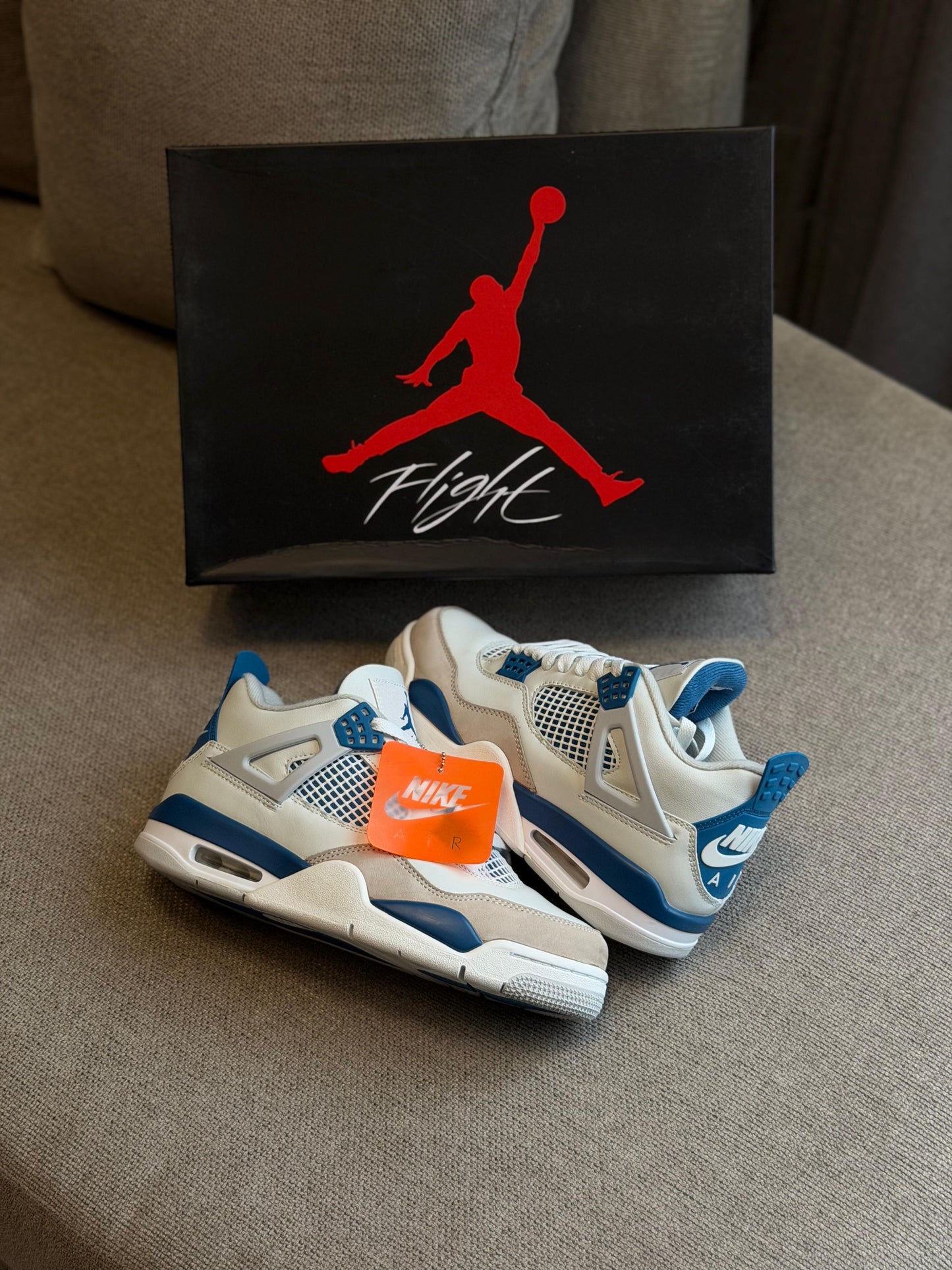 Air Jordan Retro 4 Military Blue