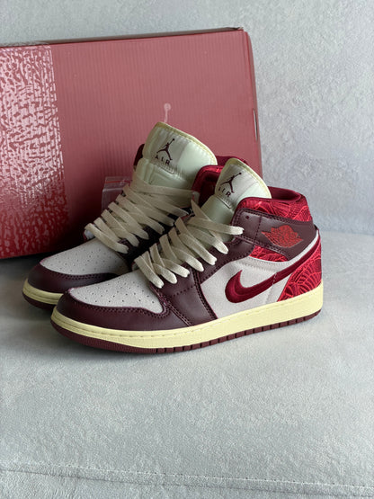 Air Jordan 1 Mid SE "Tiki Leaf"